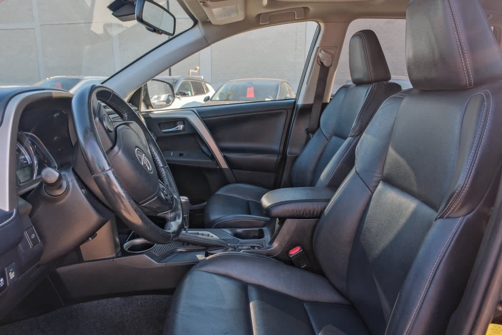 Thumbnail: 2014 Toyota RAV4 - 20