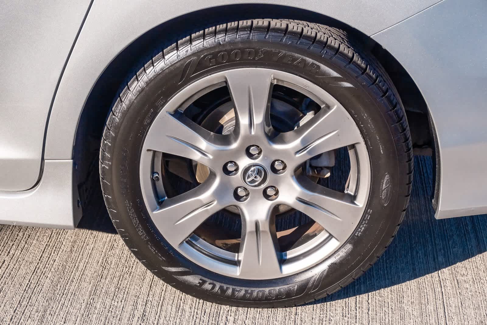 Thumbnail: 2019 Toyota Sienna - 9