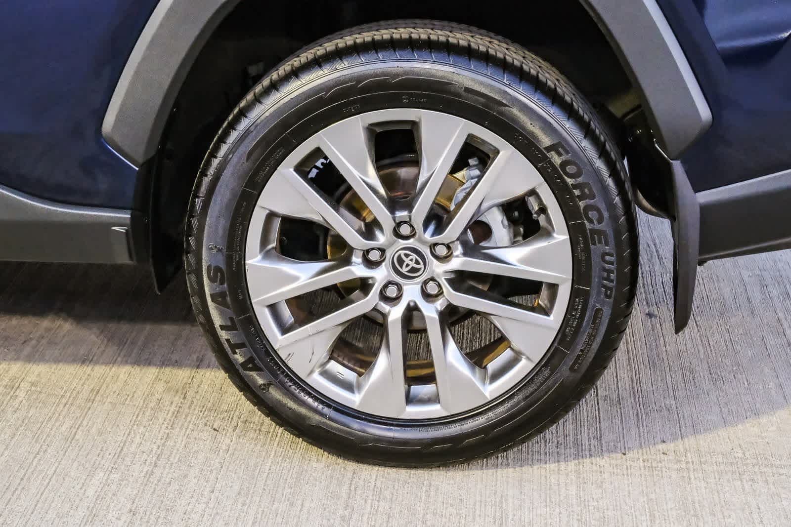 Thumbnail: 2021 Toyota RAV4 - 9