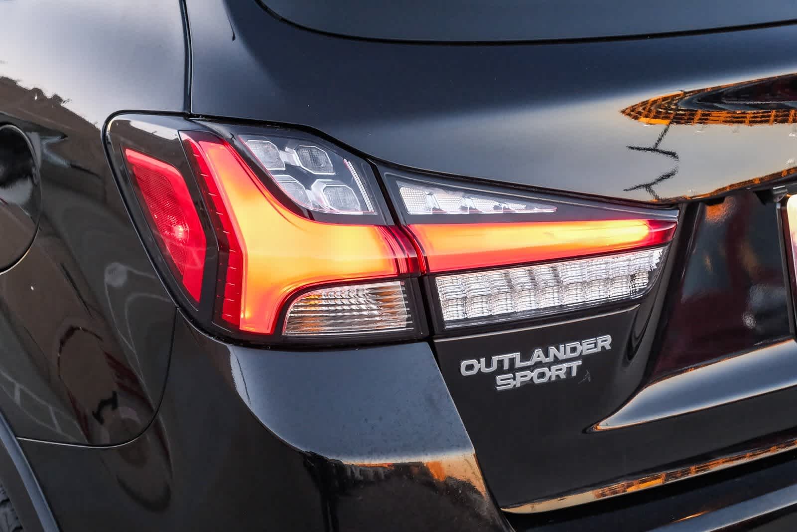 Thumbnail: 2023 Mitsubishi Outlander Sport - 8