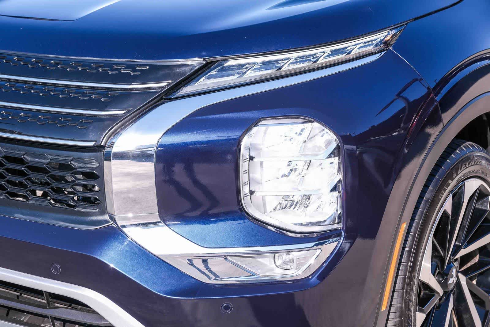 Thumbnail: 2024 Mitsubishi Outlander - 11