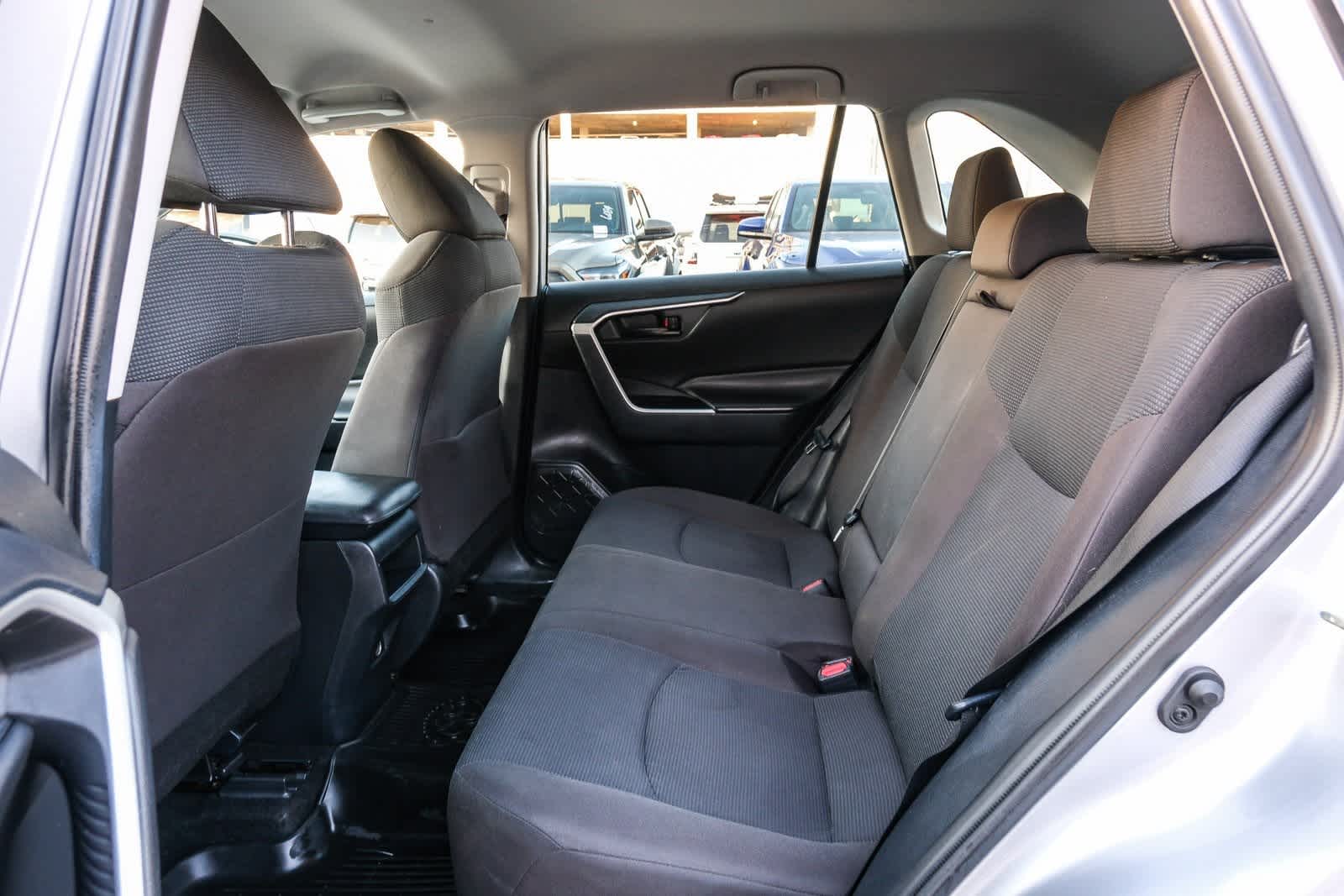 Thumbnail: 2020 Toyota RAV4 - 19
