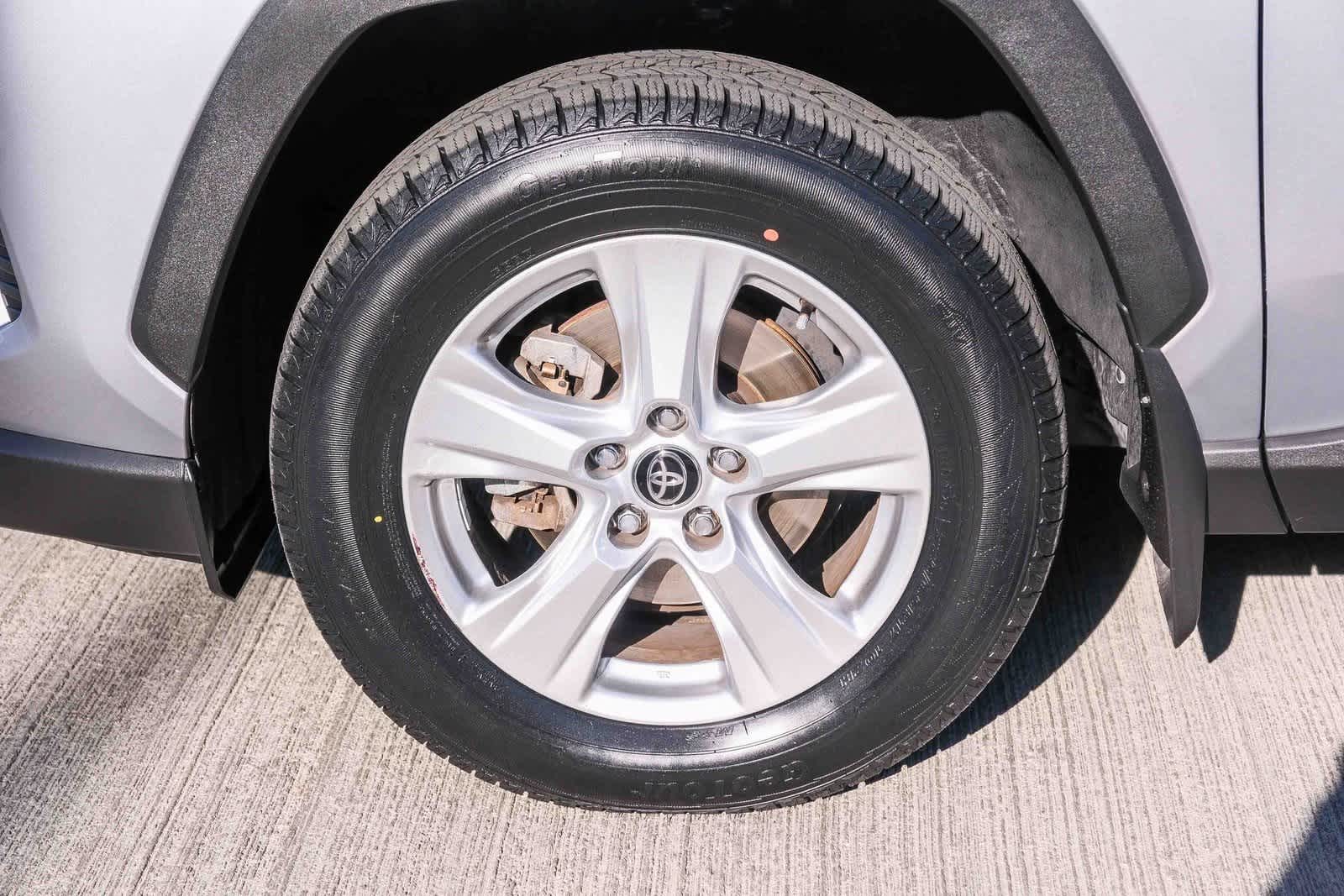 Thumbnail: 2020 Toyota RAV4 - 10