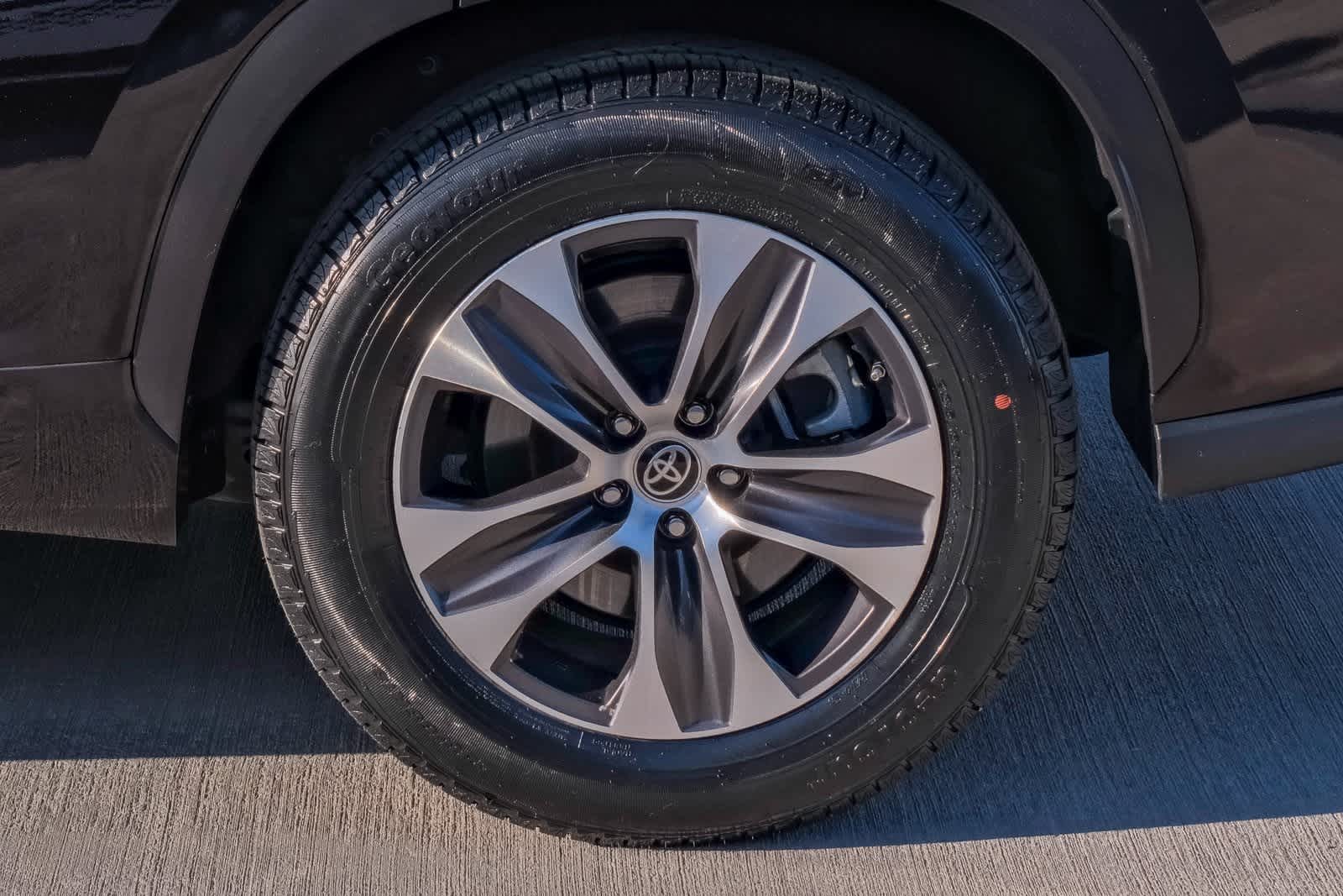 Thumbnail: 2021 Toyota Highlander - 9