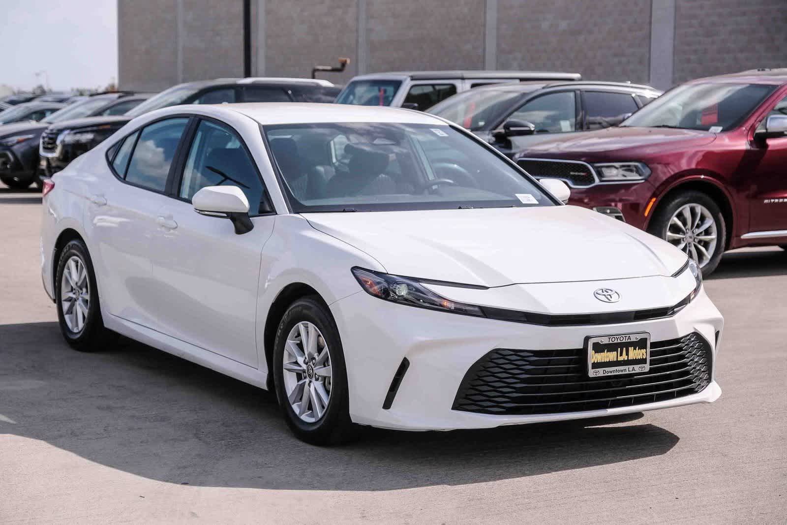 Thumbnail: 2025 Toyota Camry - 3