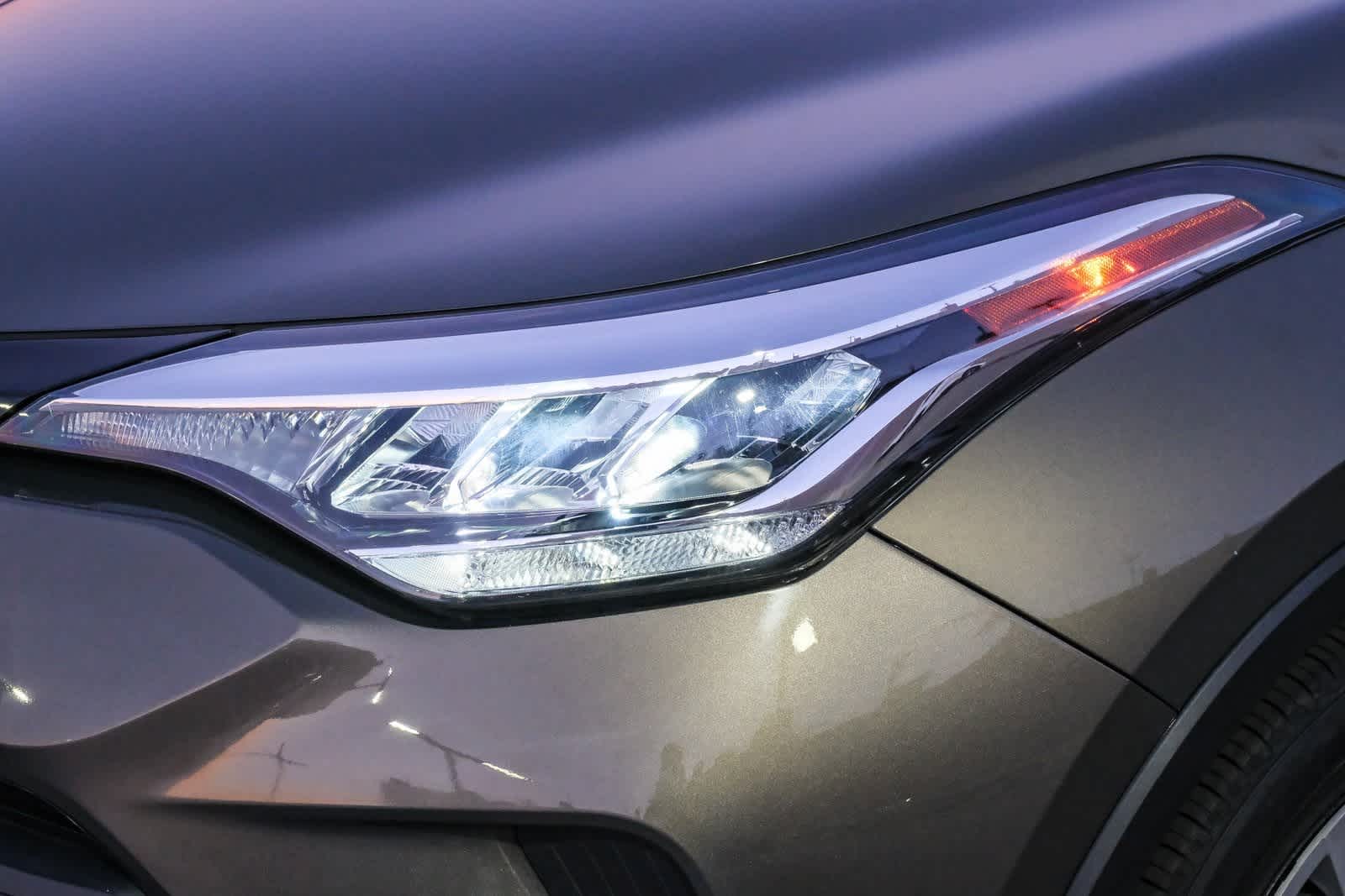 Thumbnail: 2021 Toyota C-HR - 11