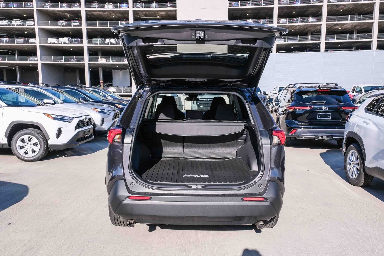 Thumbnail: 2025 Toyota RAV4 - 27