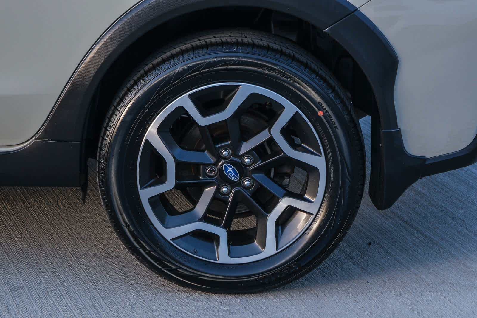 Thumbnail: 2017 Subaru Crosstrek - 9