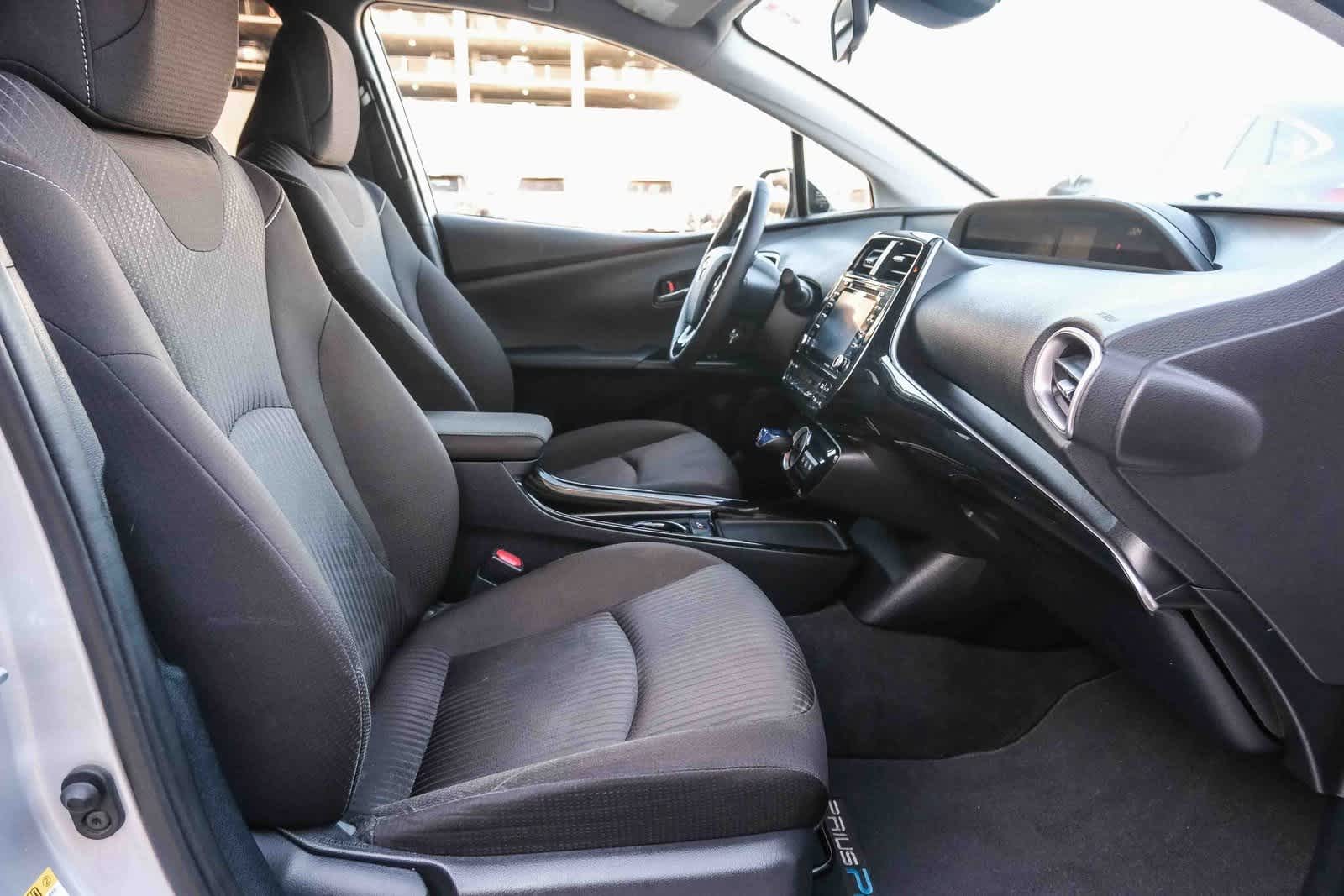 Thumbnail: 2020 Toyota Prius Prime - 17
