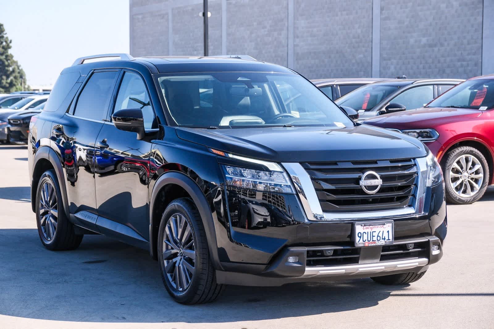 Thumbnail: 2022 Nissan Pathfinder - 3