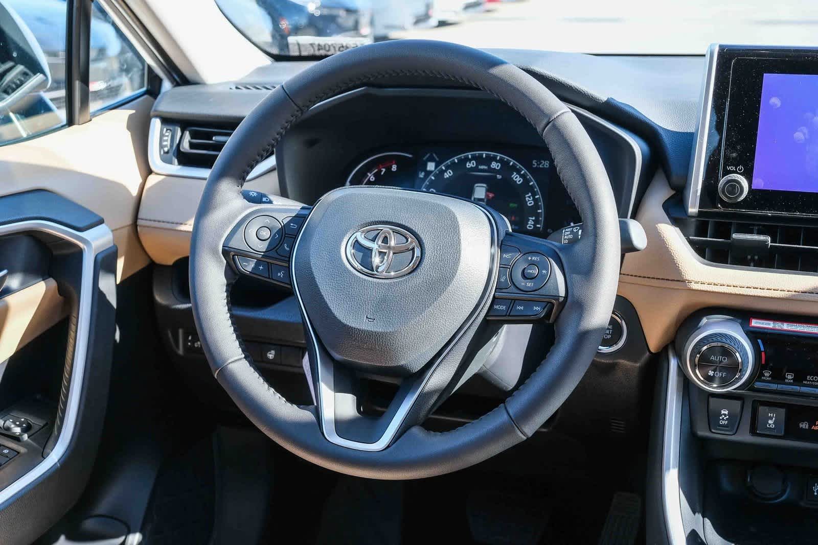 Thumbnail: 2025 Toyota RAV4 - 16