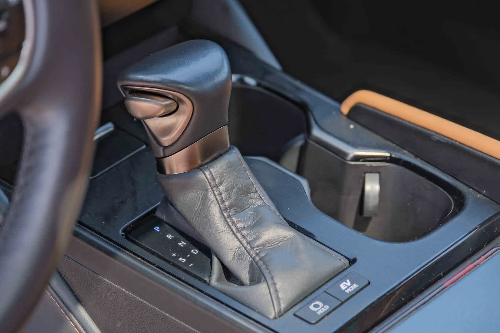 Thumbnail: 2025 Lexus ES - 21