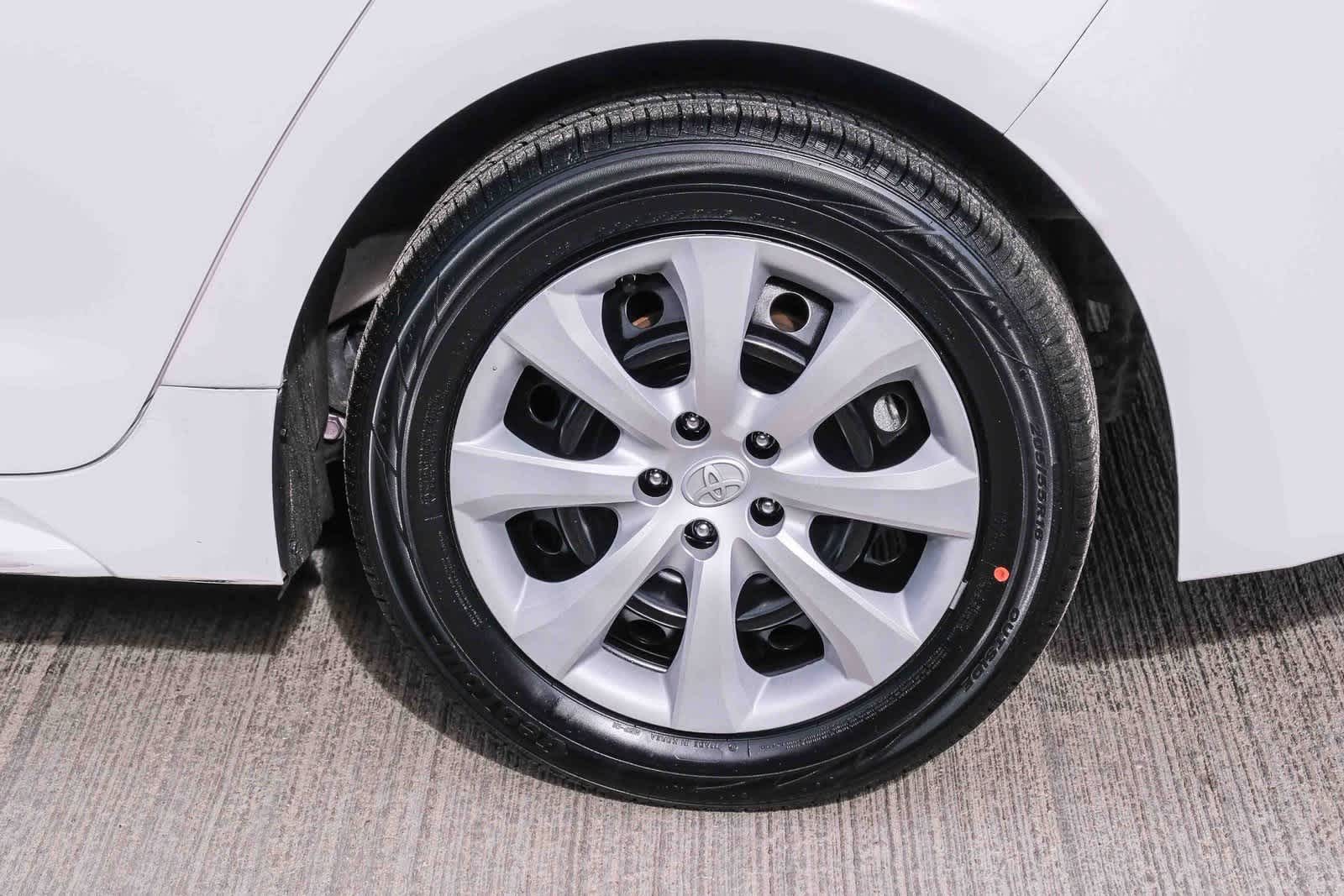 Thumbnail: 2023 Toyota Corolla - 9