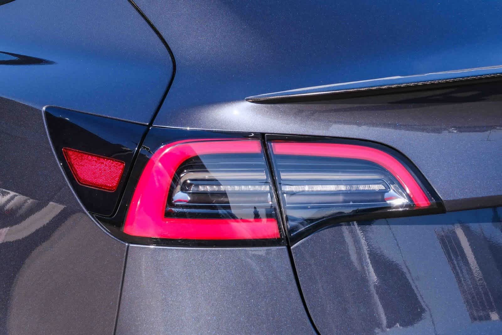 Thumbnail: 2022 Tesla Model 3 - 7