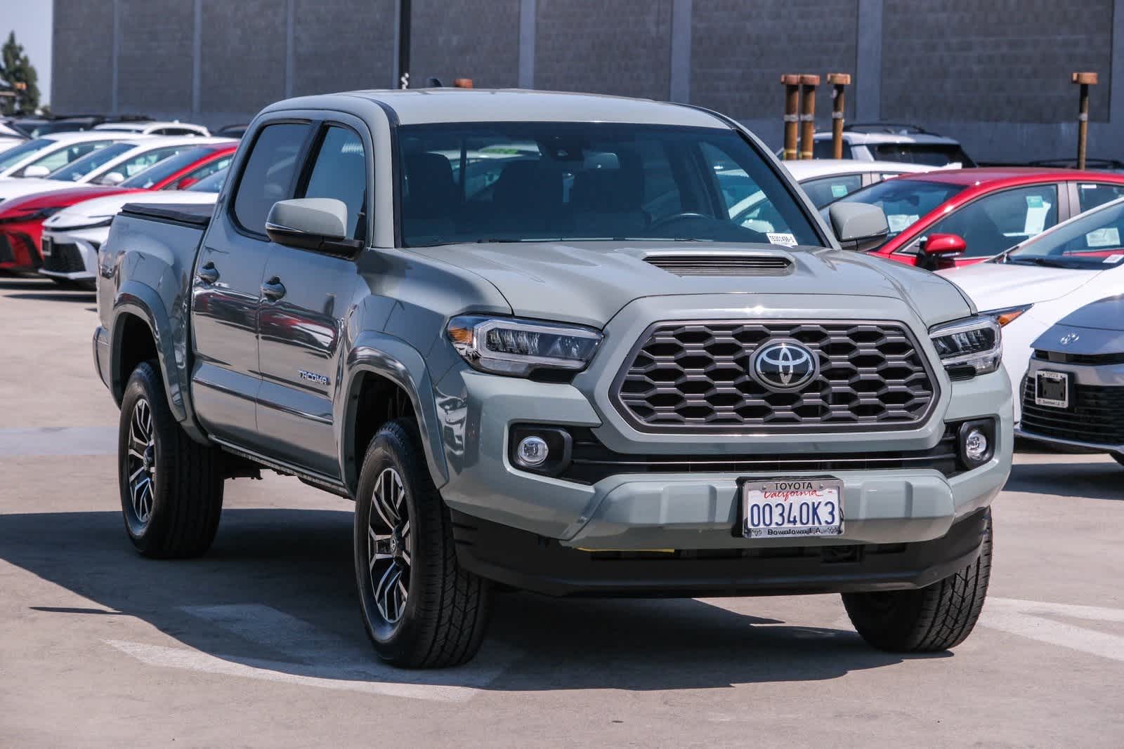 Thumbnail: 2022 Toyota Tacoma - 3