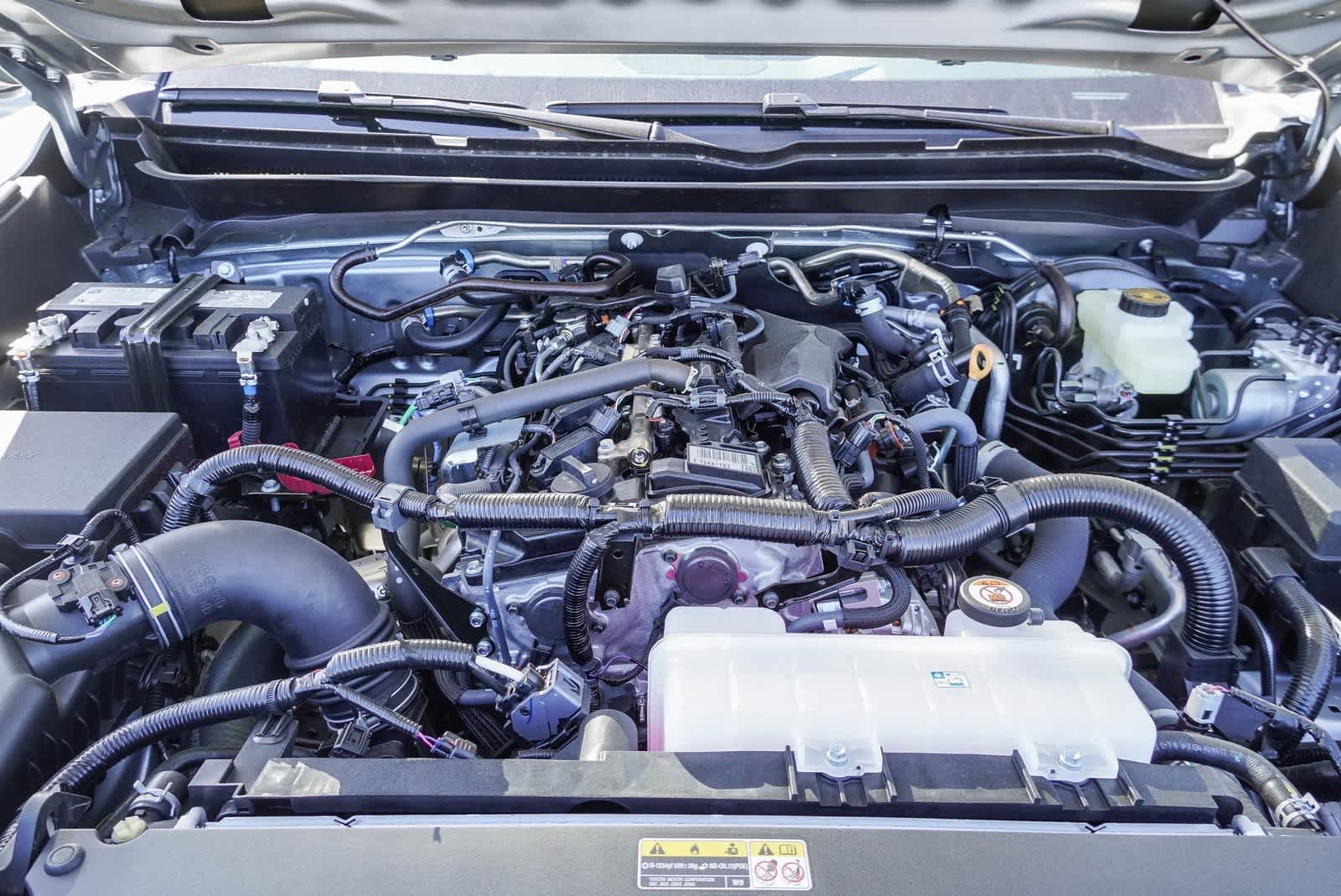 2025 Toyota Tacoma SR5 27