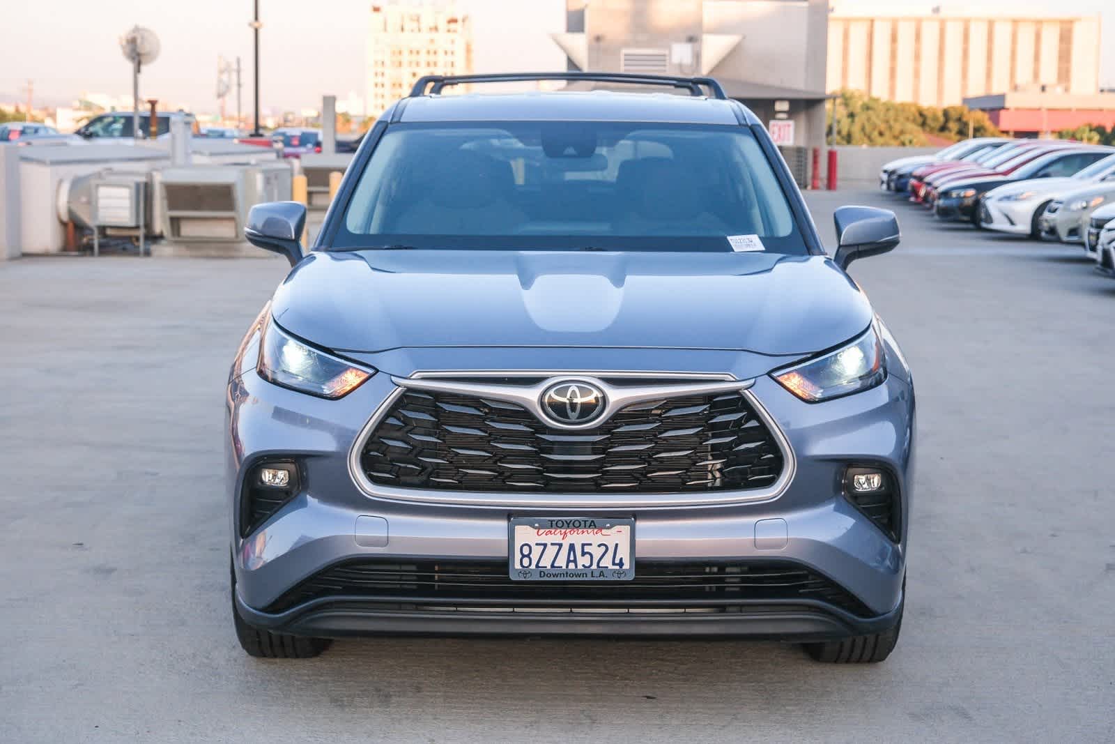 Thumbnail: 2022 Toyota Highlander - 2