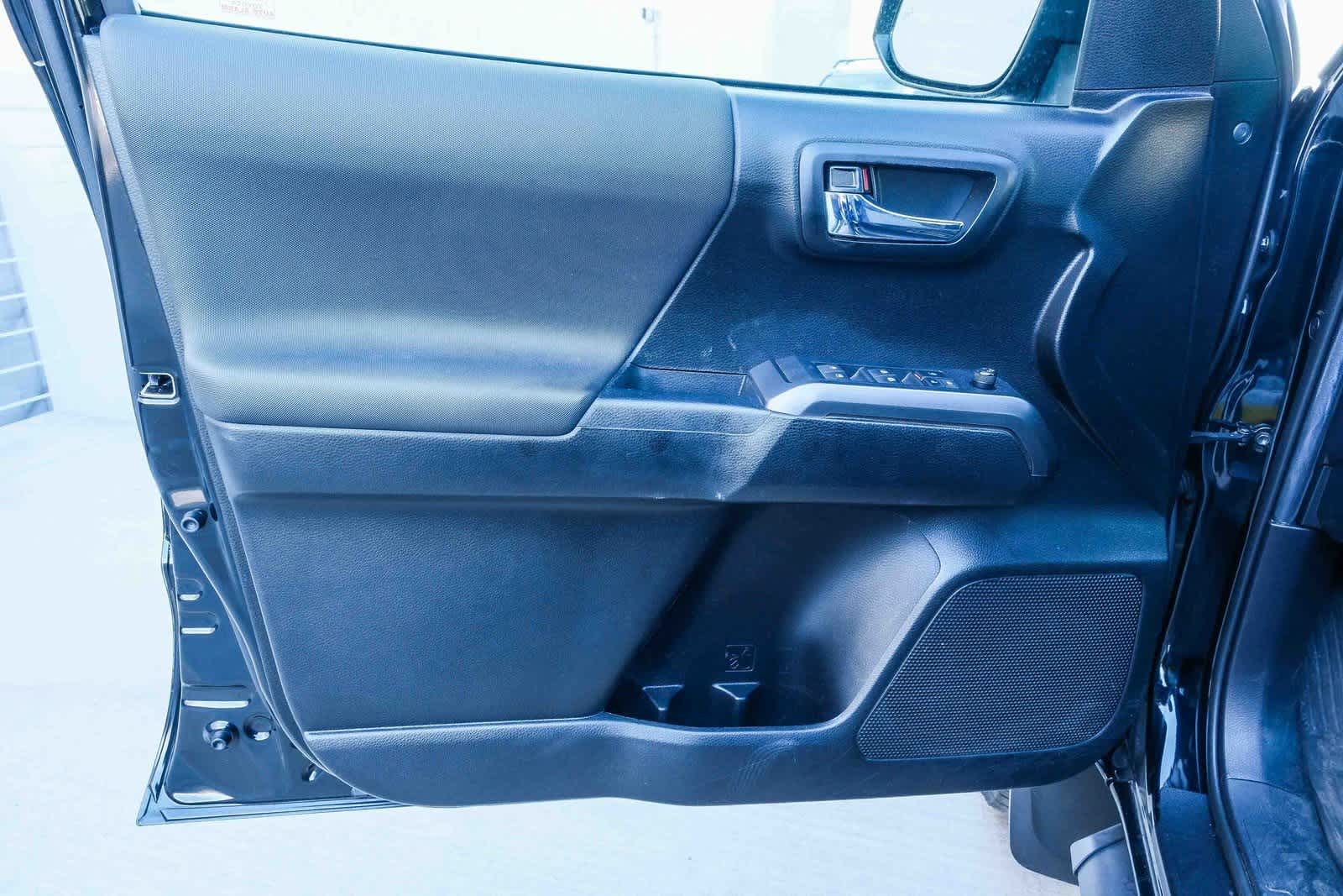 Thumbnail: 2021 Toyota Tacoma - 23