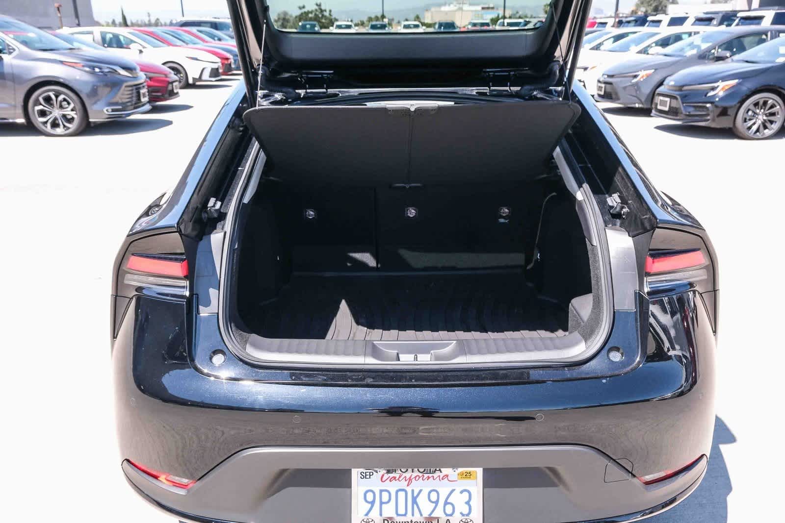 Thumbnail: 2024 Toyota Prius - 26