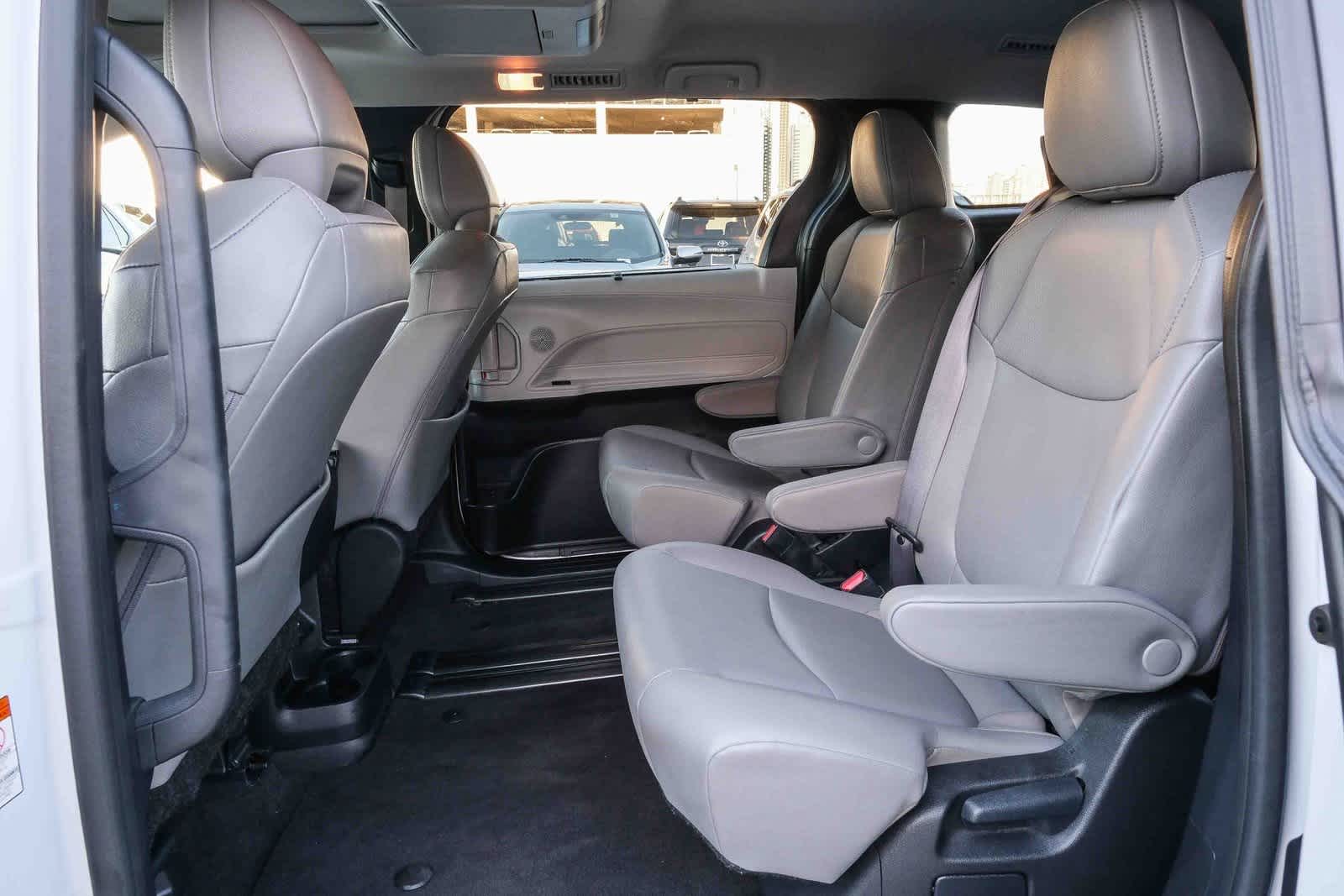 Thumbnail: 2025 Toyota Sienna - 19