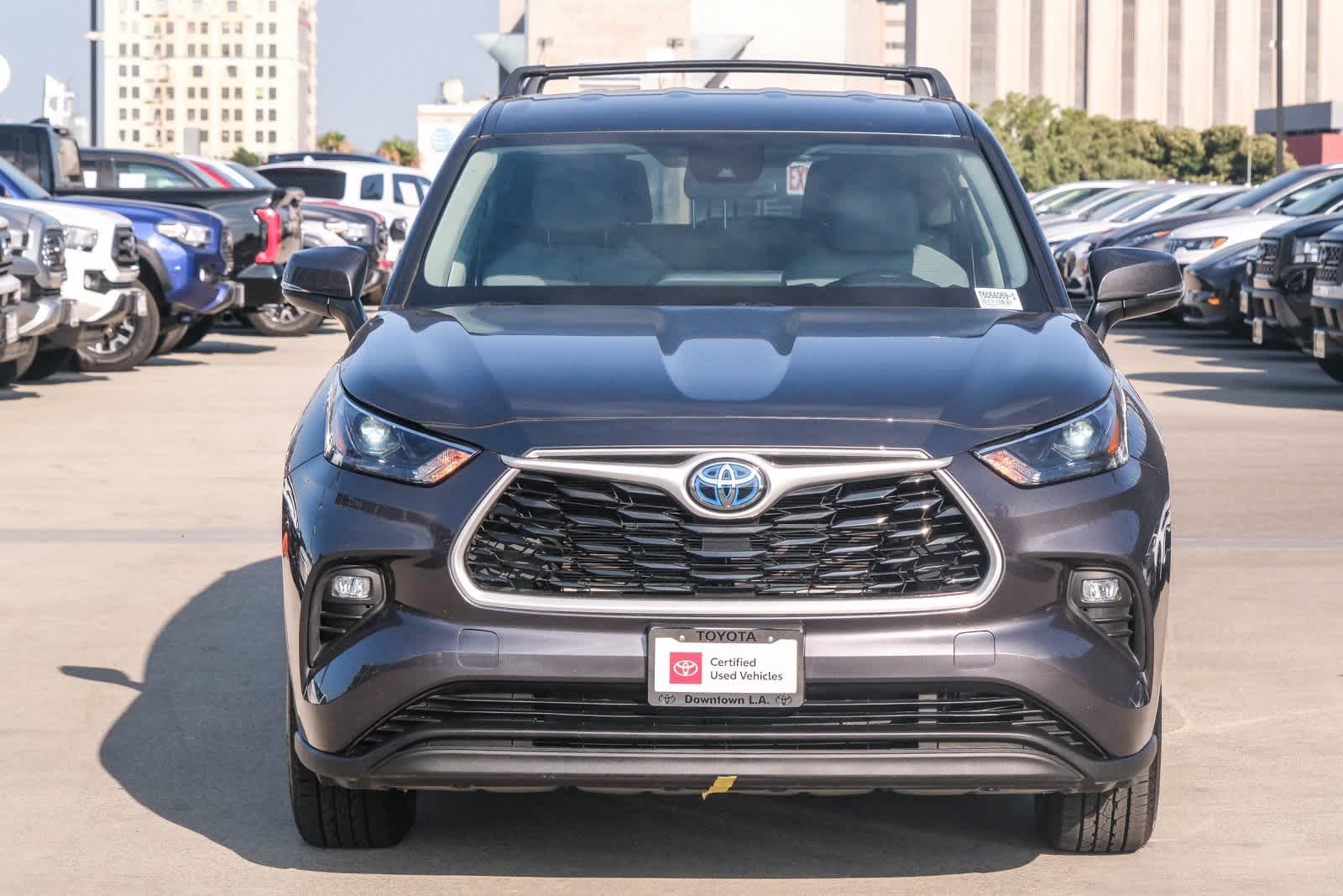 Thumbnail: 2022 Toyota Highlander - 2