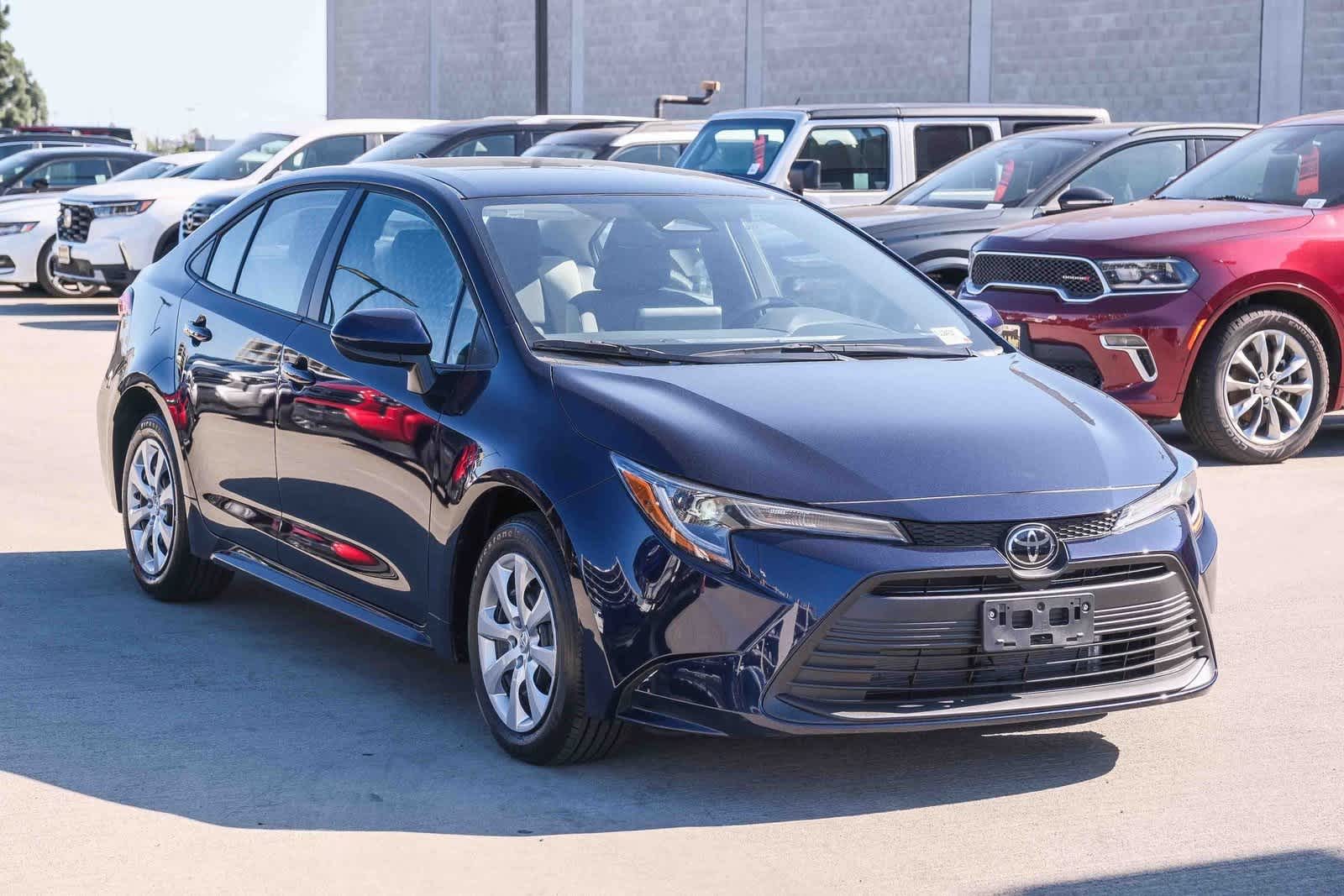 Thumbnail: 2025 Toyota Corolla - 3