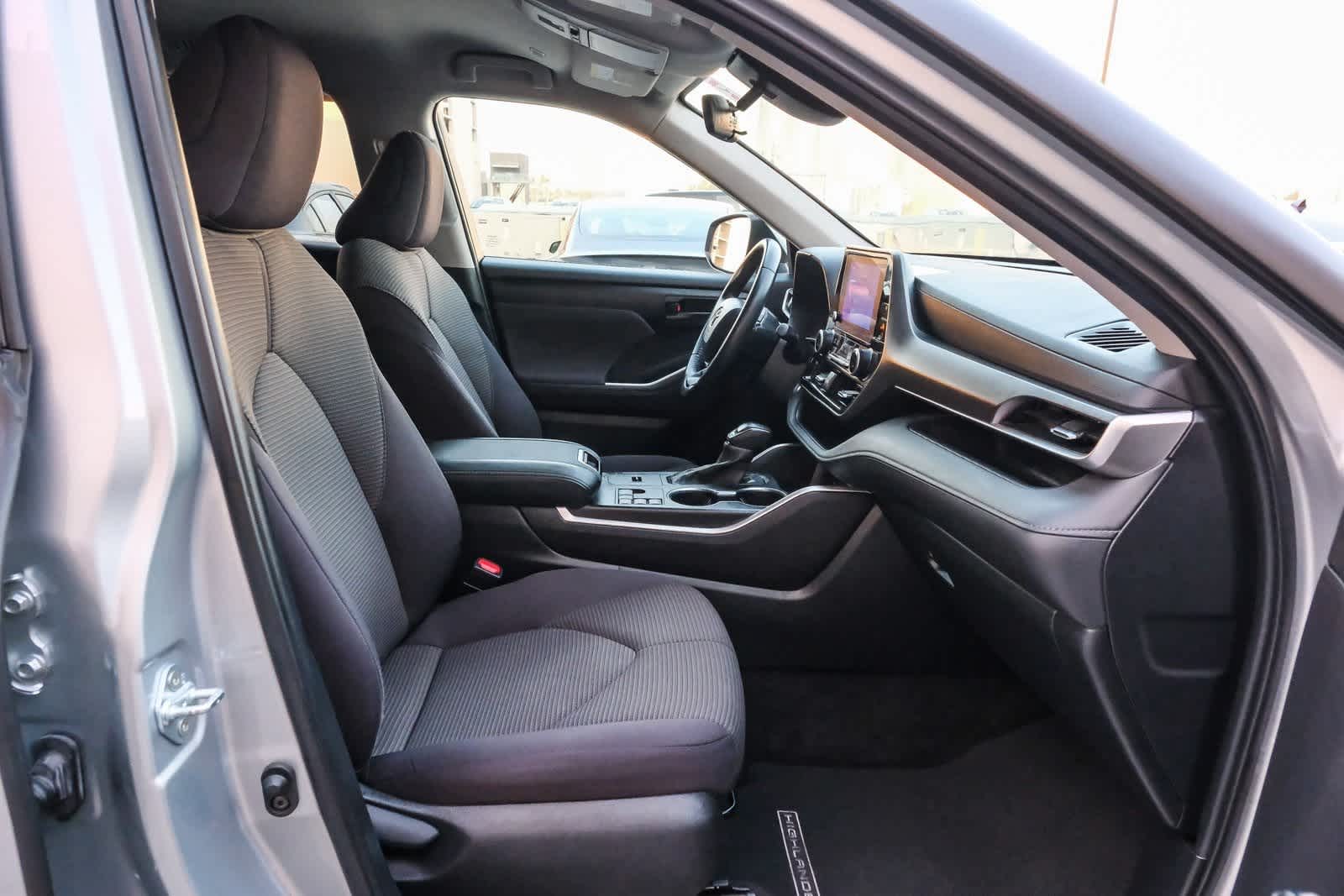 Thumbnail: 2024 Toyota Highlander - 17