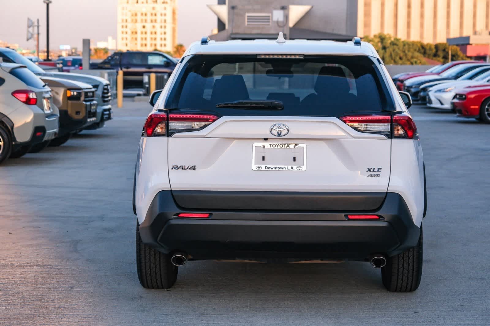 Thumbnail: 2022 Toyota RAV4 - 5