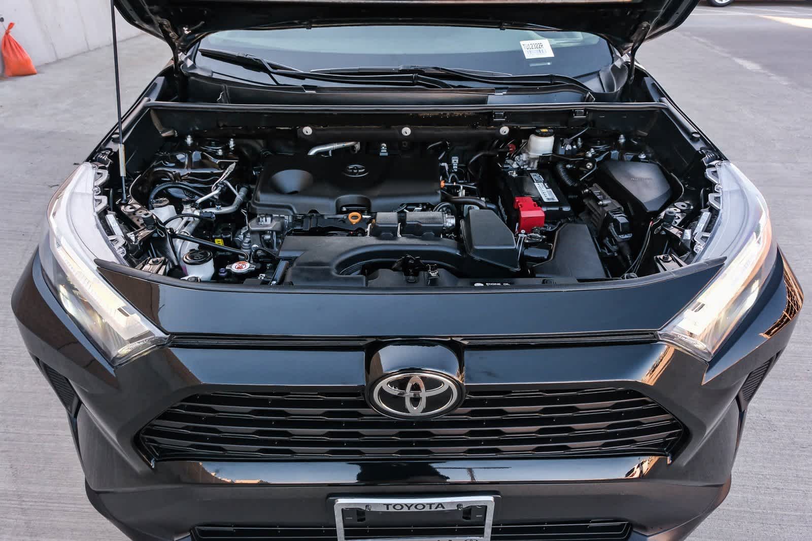 Thumbnail: 2022 Toyota RAV4 - 28