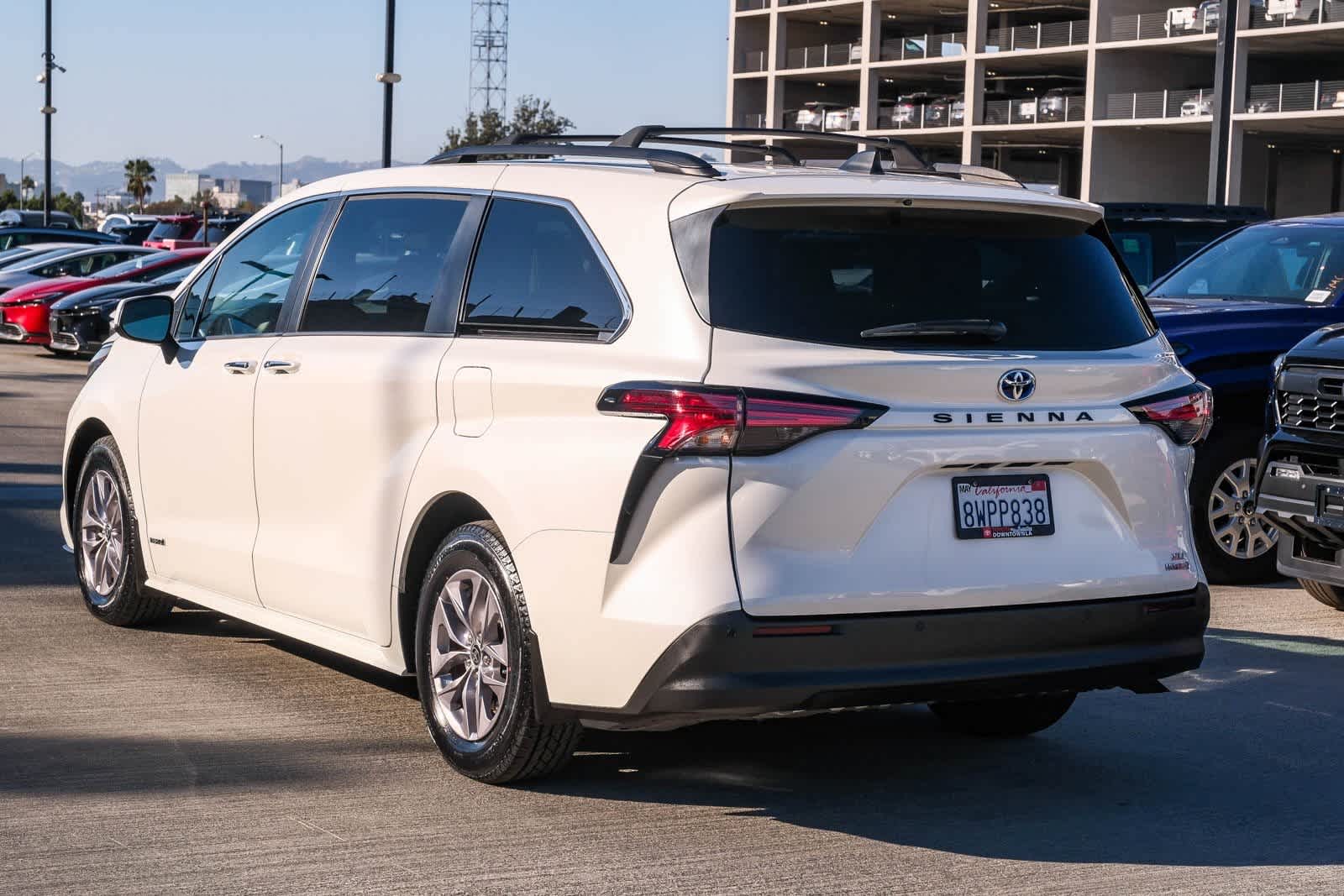 Thumbnail: 2021 Toyota Sienna - 6