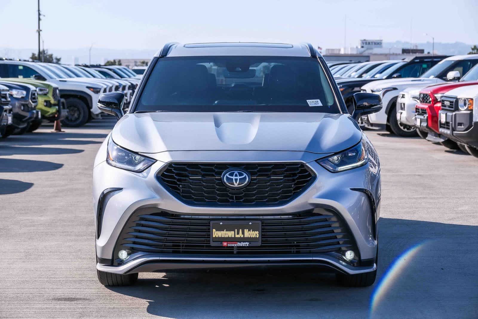 Thumbnail: 2025 Toyota Highlander - 2