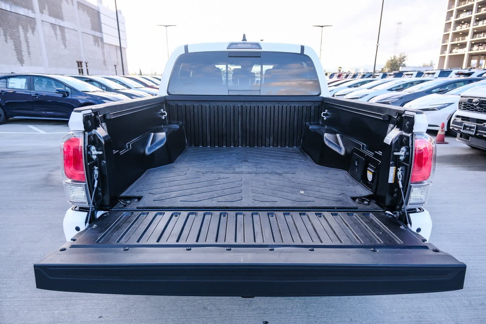 Thumbnail: 2021 Toyota Tacoma - 26
