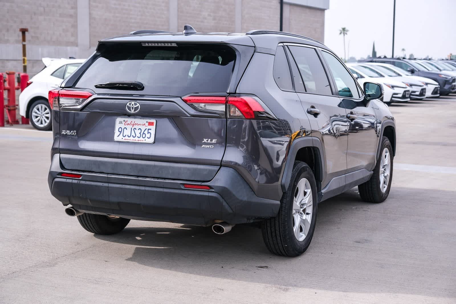 Thumbnail: 2020 Toyota RAV4 - 4