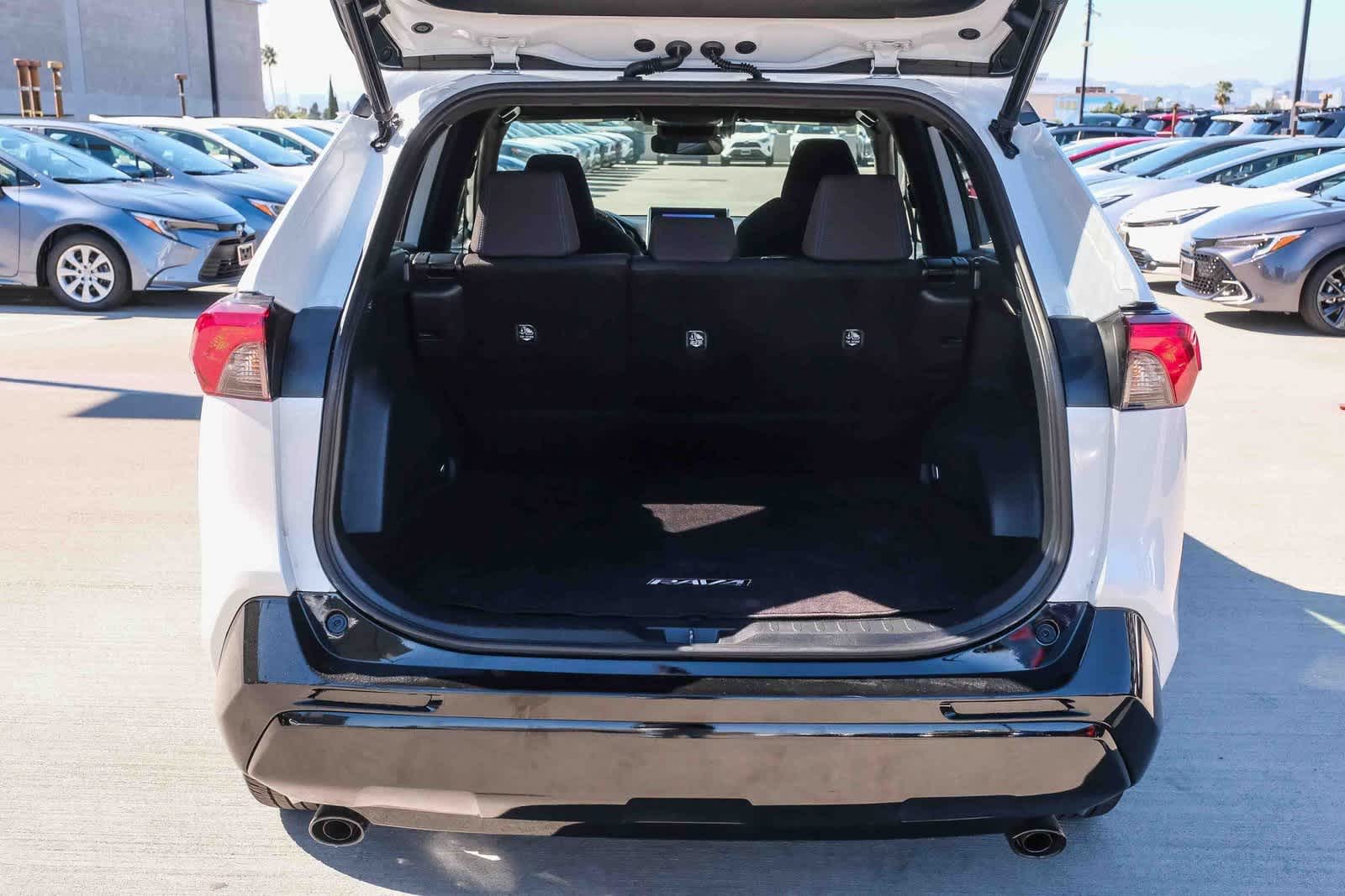 Thumbnail: 2023 Toyota RAV4 - 27