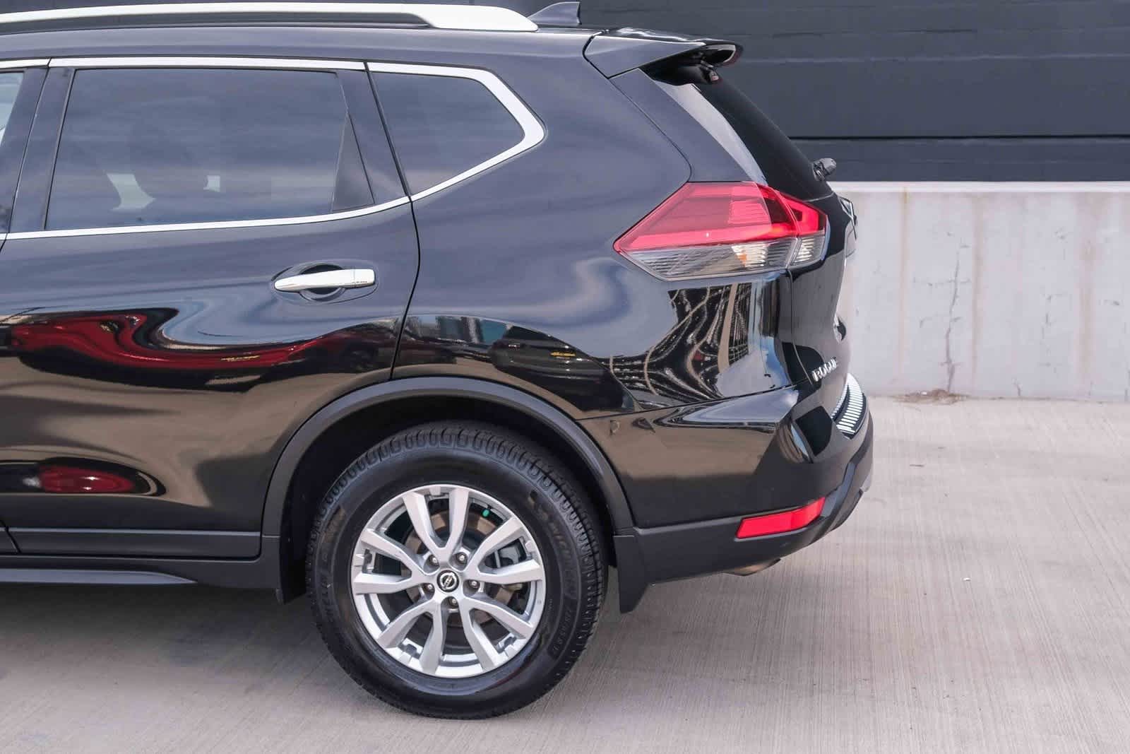 Thumbnail: 2018 Nissan Rogue - 8