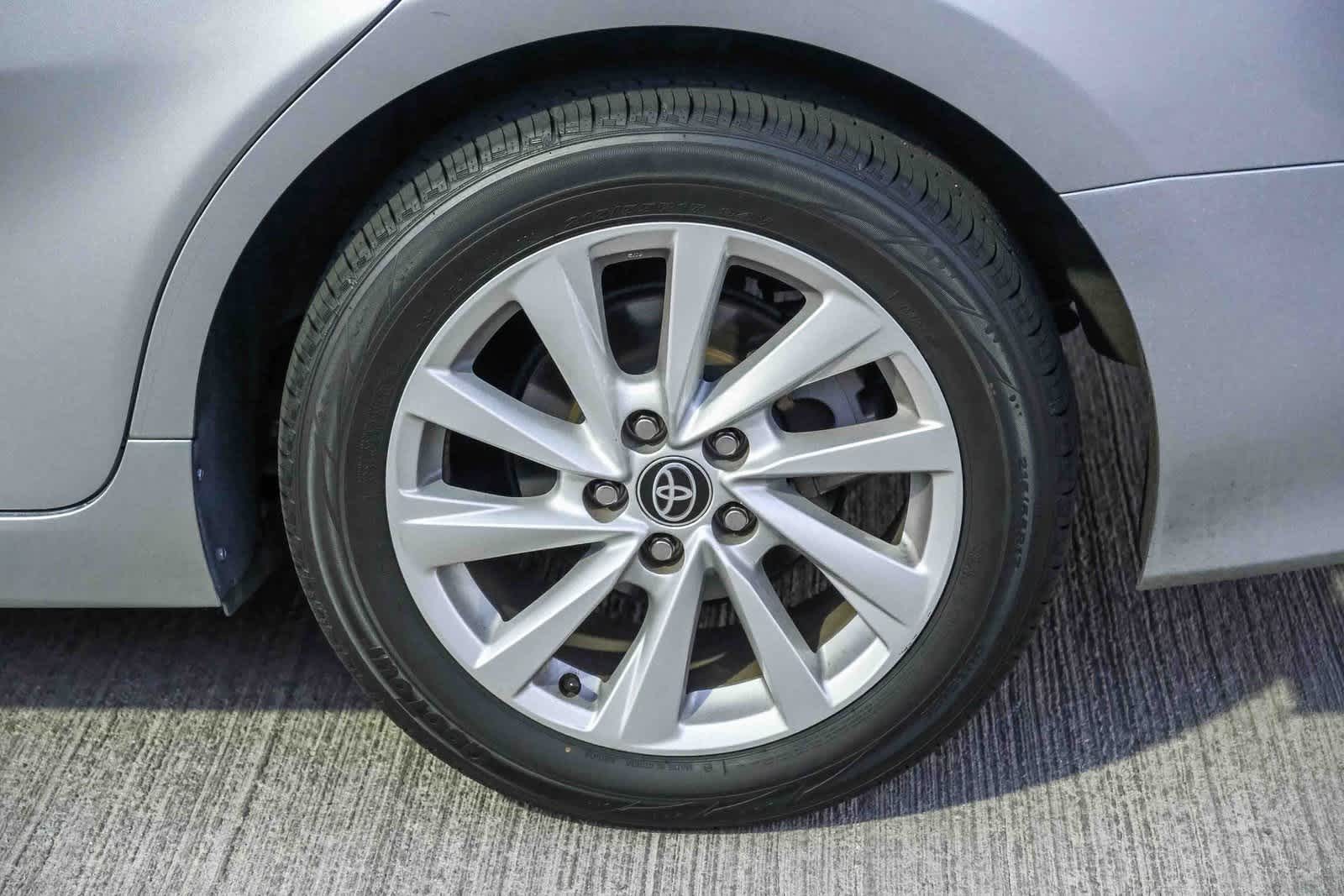 Thumbnail: 2023 Toyota Camry - 9