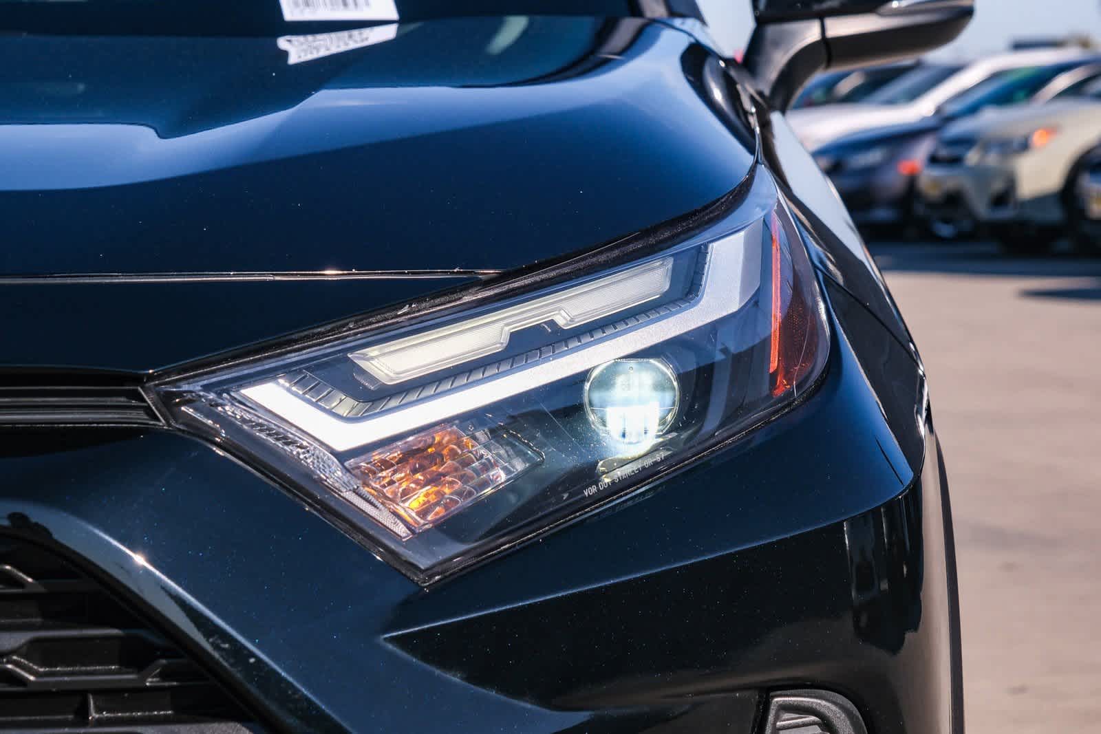 Thumbnail: 2022 Toyota RAV4 - 11