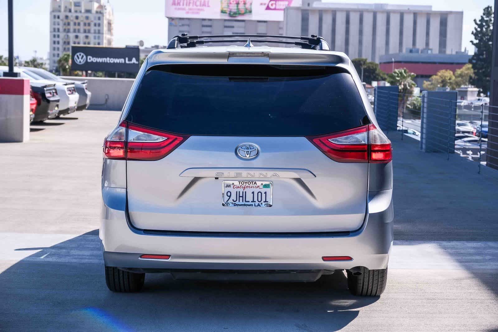 Thumbnail: 2019 Toyota Sienna - 5