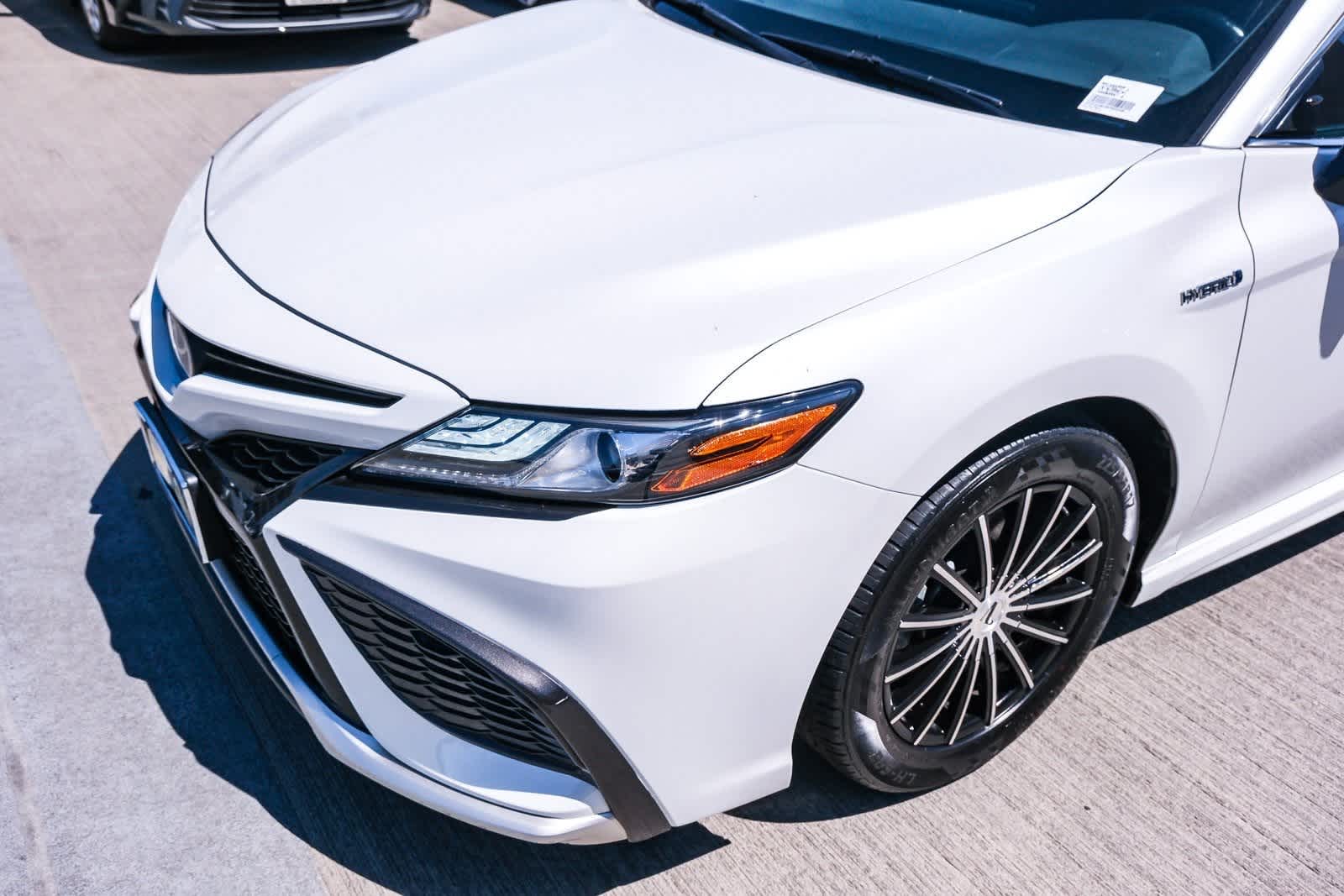Thumbnail: 2021 Toyota Camry - 12