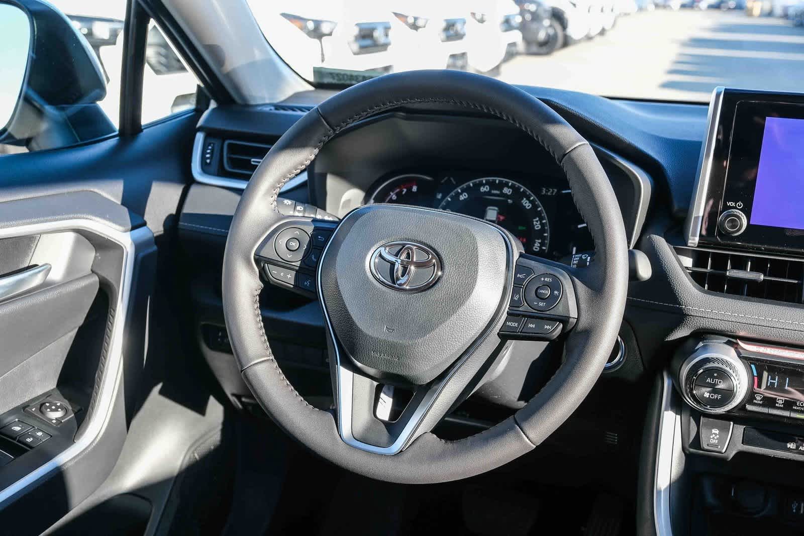 Thumbnail: 2025 Toyota RAV4 - 17