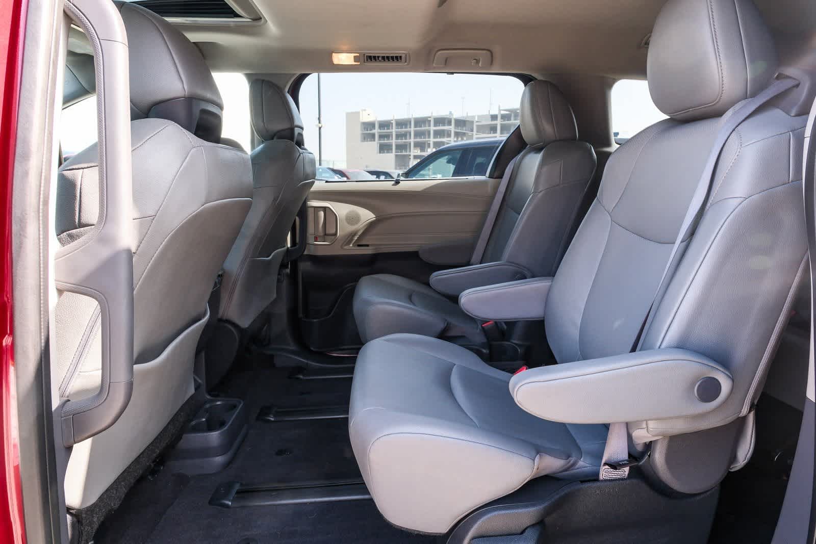 Thumbnail: 2024 Toyota Sienna - 19