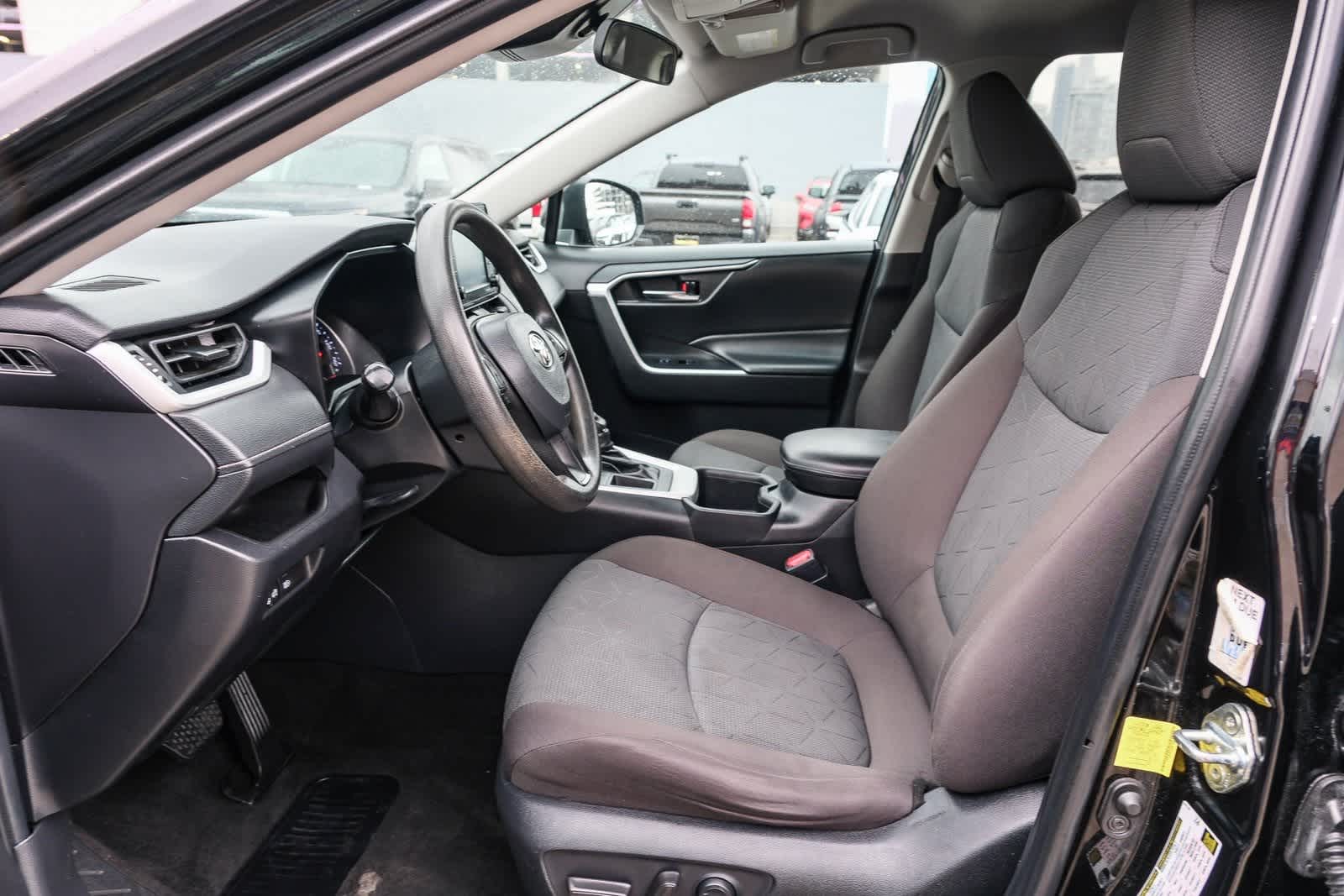 Thumbnail: 2022 Toyota RAV4 - 19