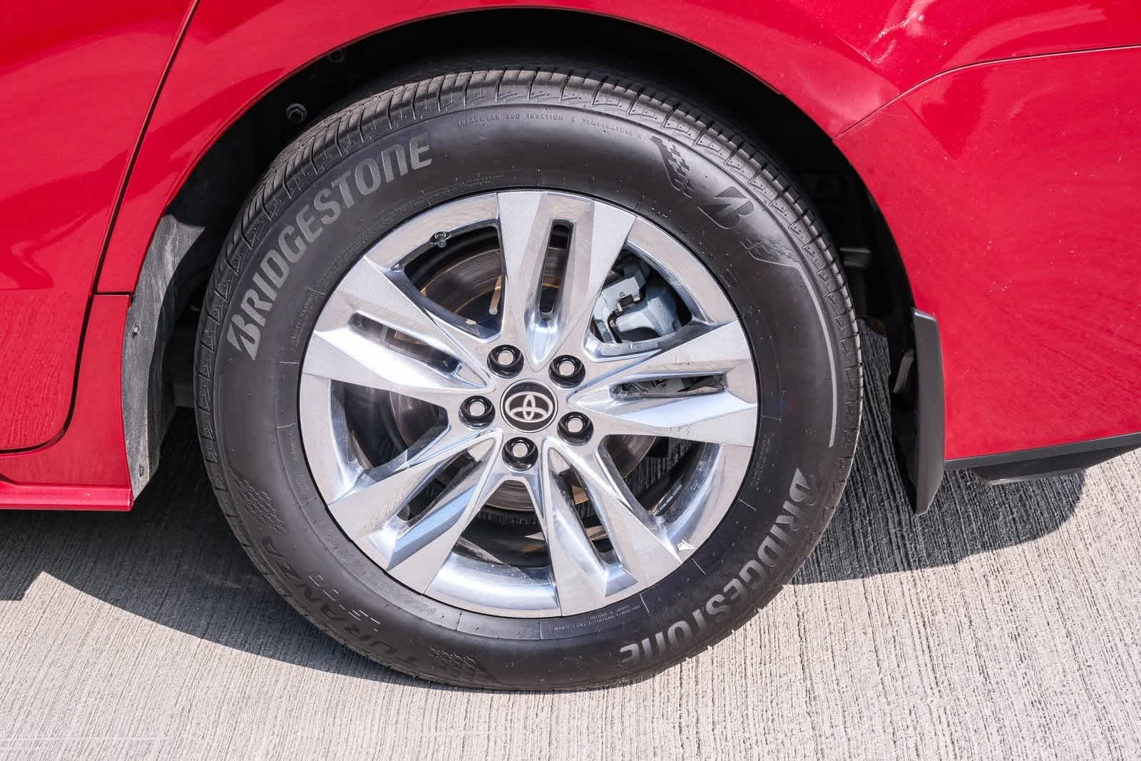 Thumbnail: 2024 Toyota Sienna - 9