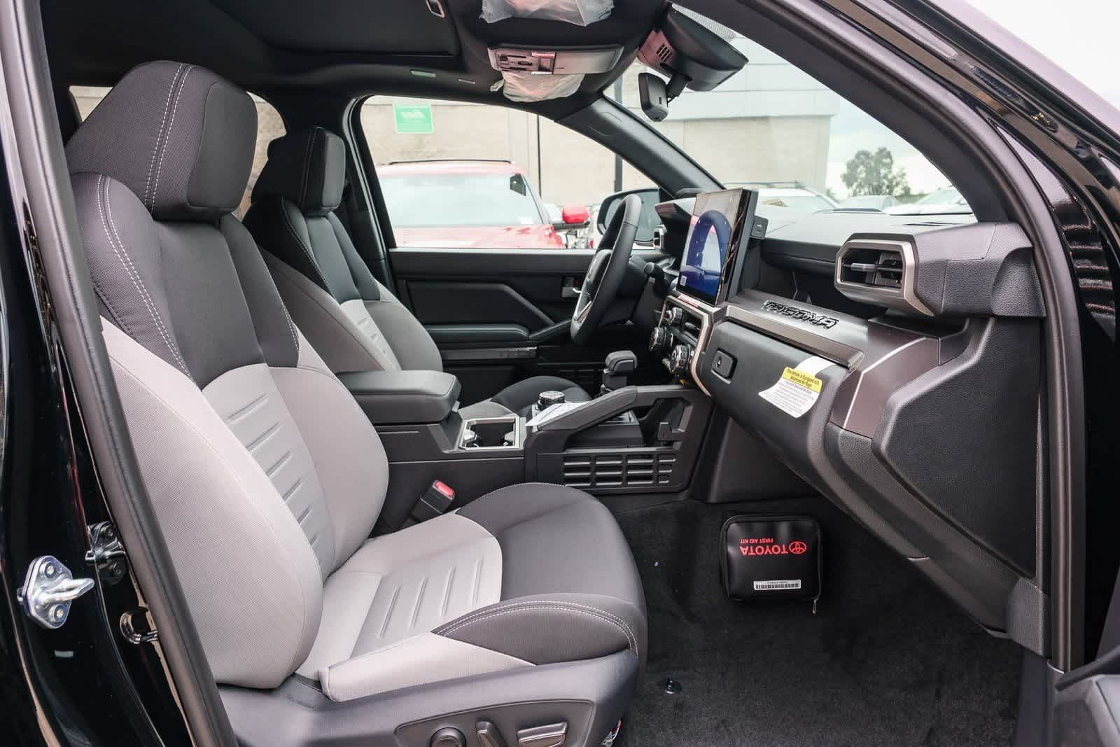 Thumbnail: 2025 Toyota Tacoma - 18