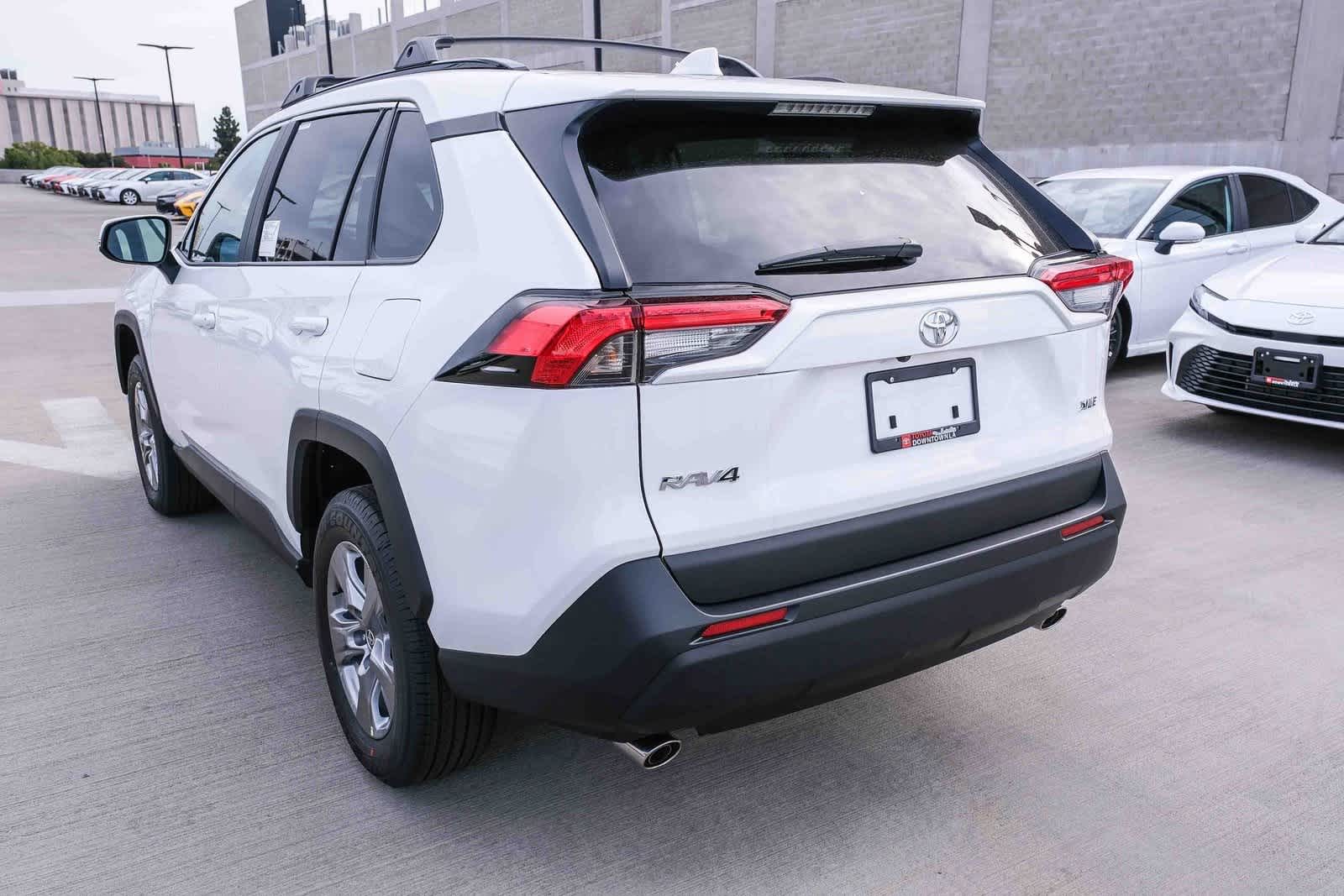 Thumbnail: 2025 Toyota RAV4 - 8