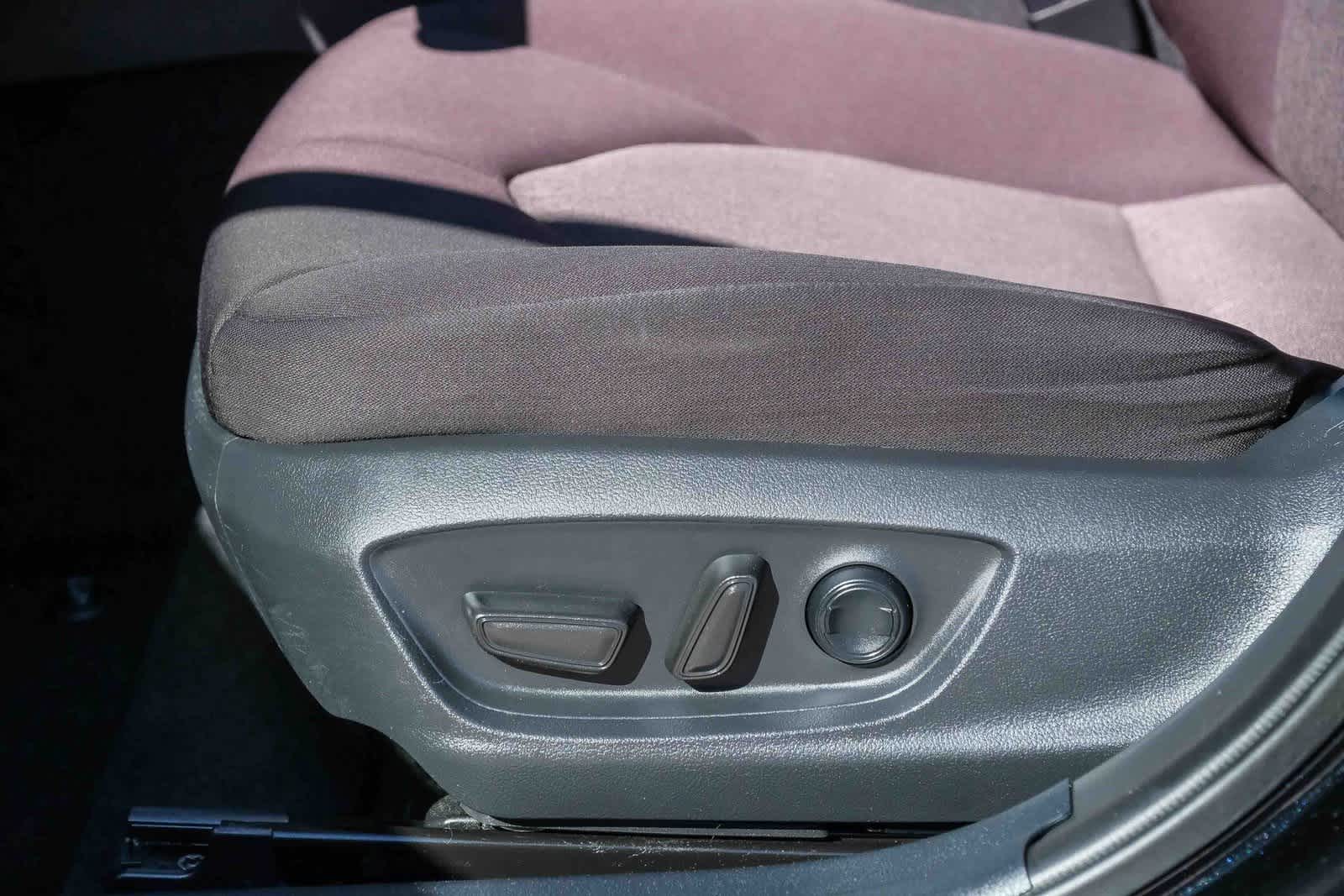 Thumbnail: 2020 Toyota Camry - 24