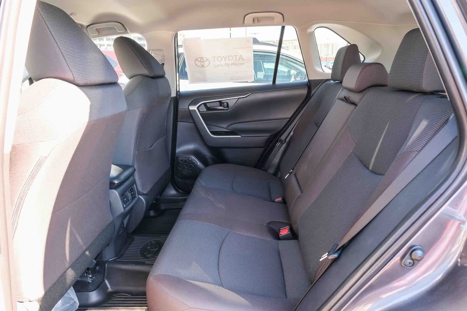 Thumbnail: 2025 Toyota RAV4 - 19