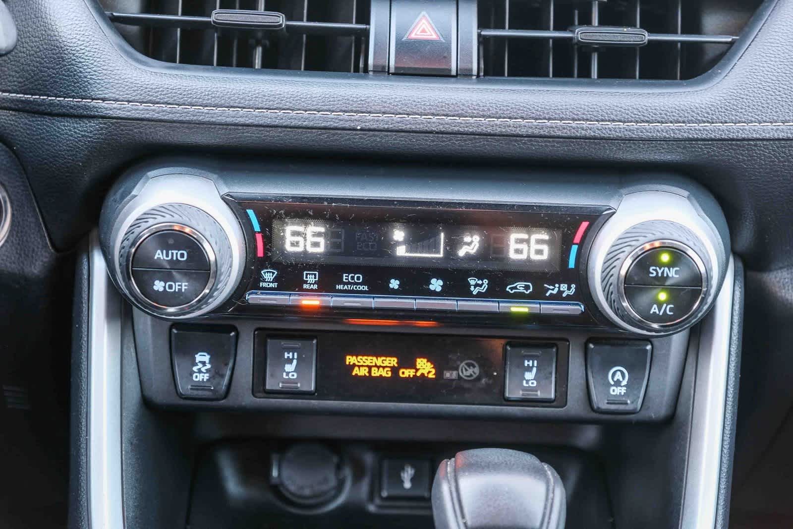 Thumbnail: 2021 Toyota RAV4 - 16