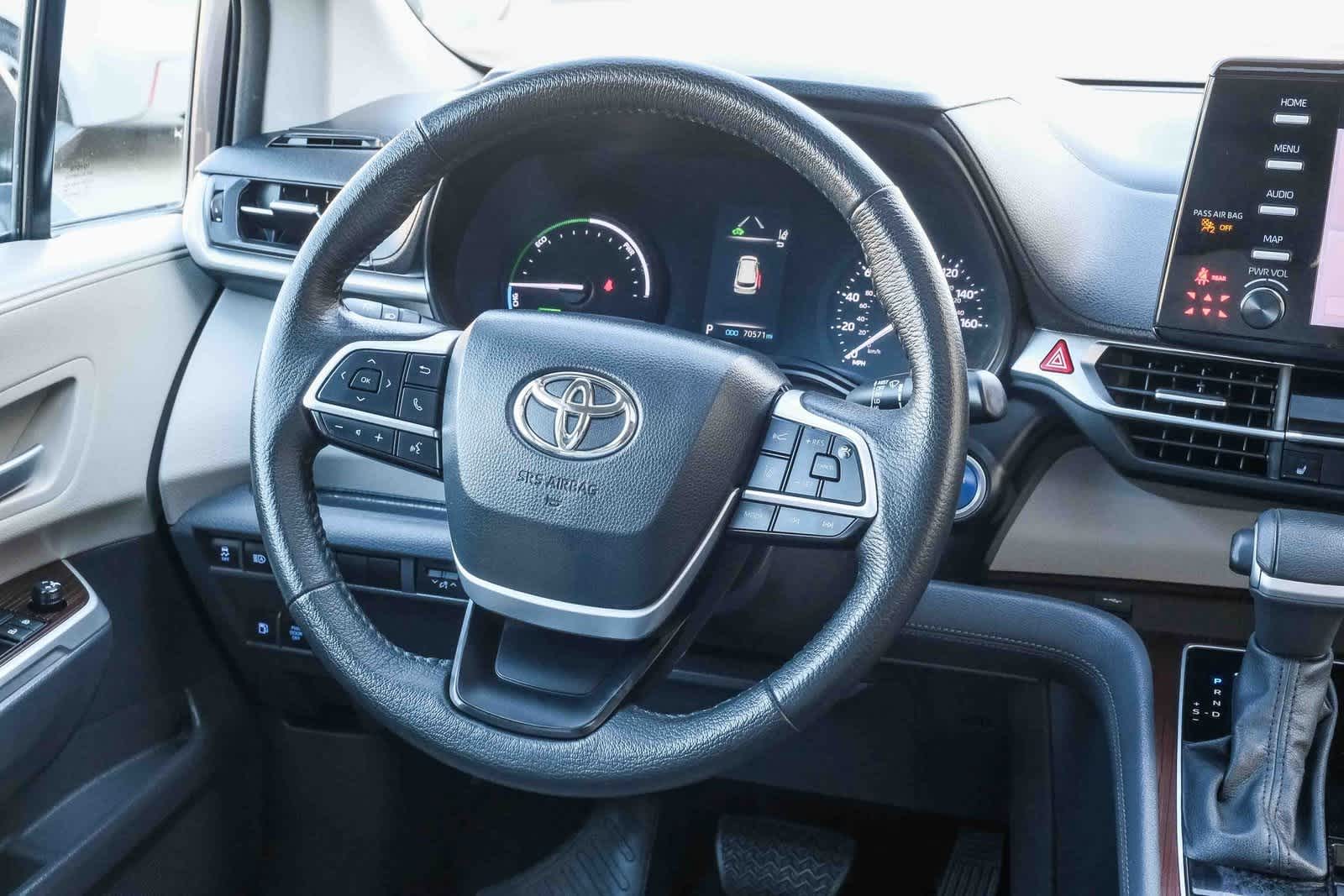 Thumbnail: 2023 Toyota Sienna - 15