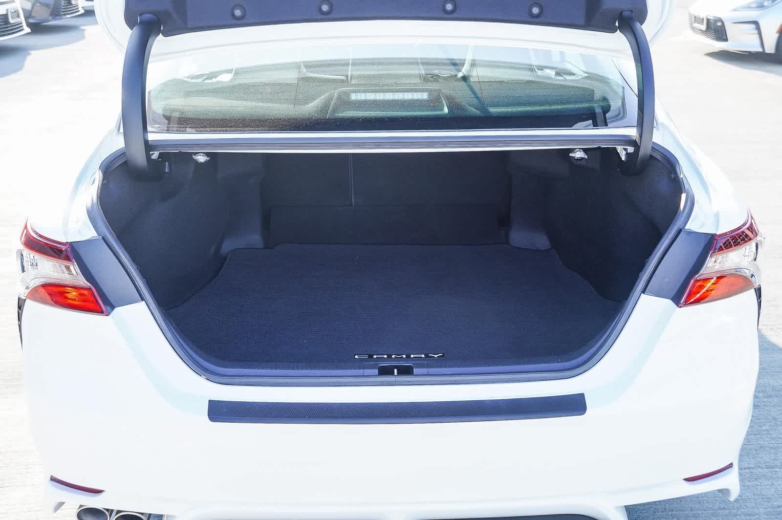 2022 Toyota Camry SE 26